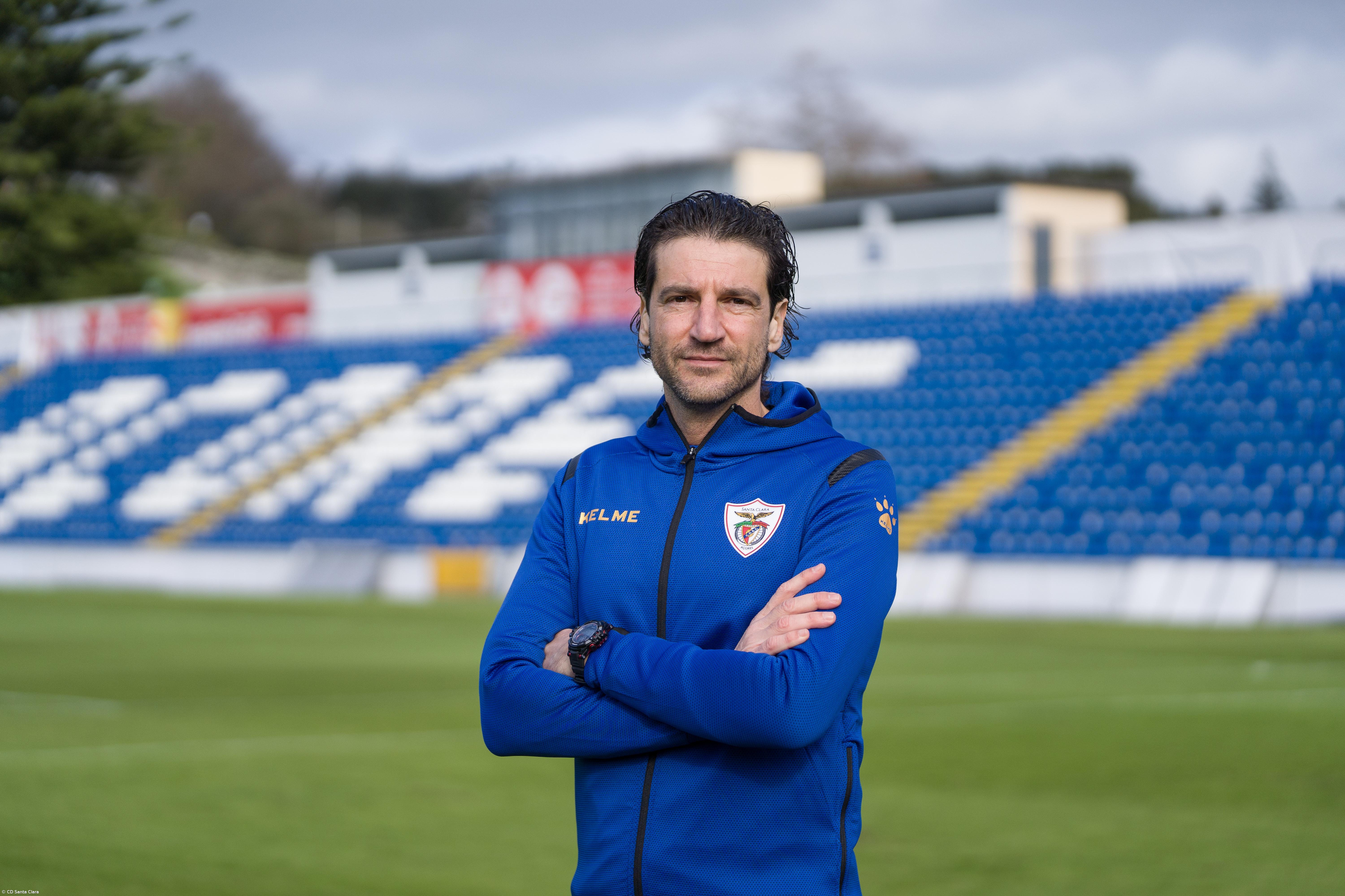 Jorge Simão promete “milagre” do trabalho à frente do comando técnico do Santa Clara – Imagem 1