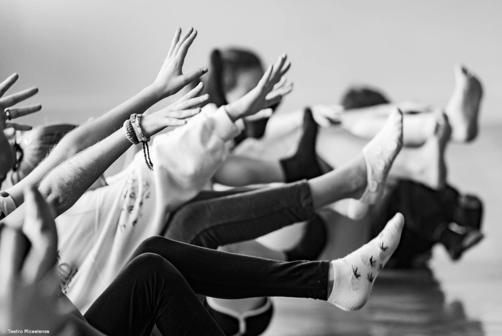 Teatro Micaelense promove oficina de expressão corporal para famílias – Imagem 1