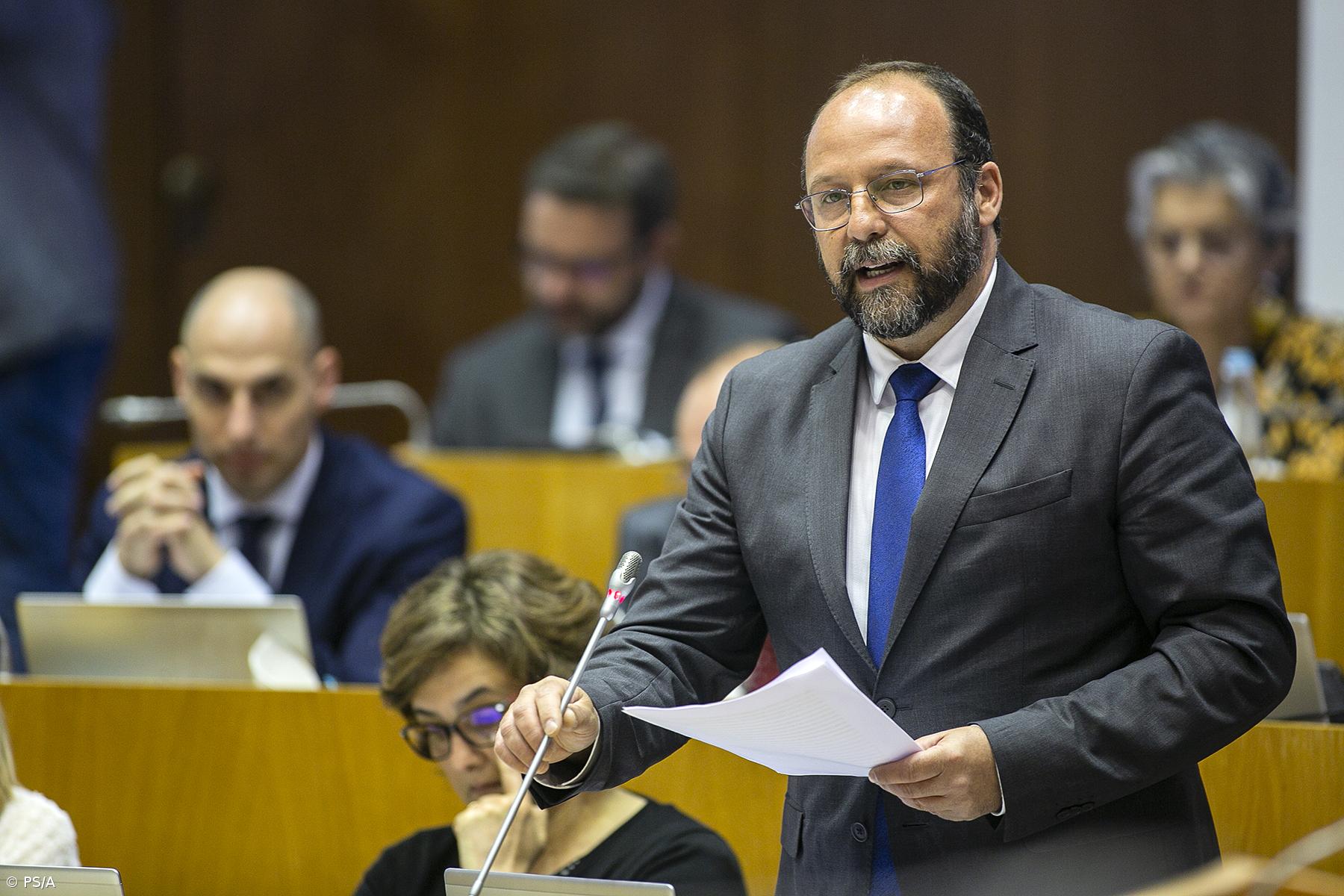 PS/Açores questiona Governo Regional sobre avião que faz ligações ao Corvo – Imagem 1