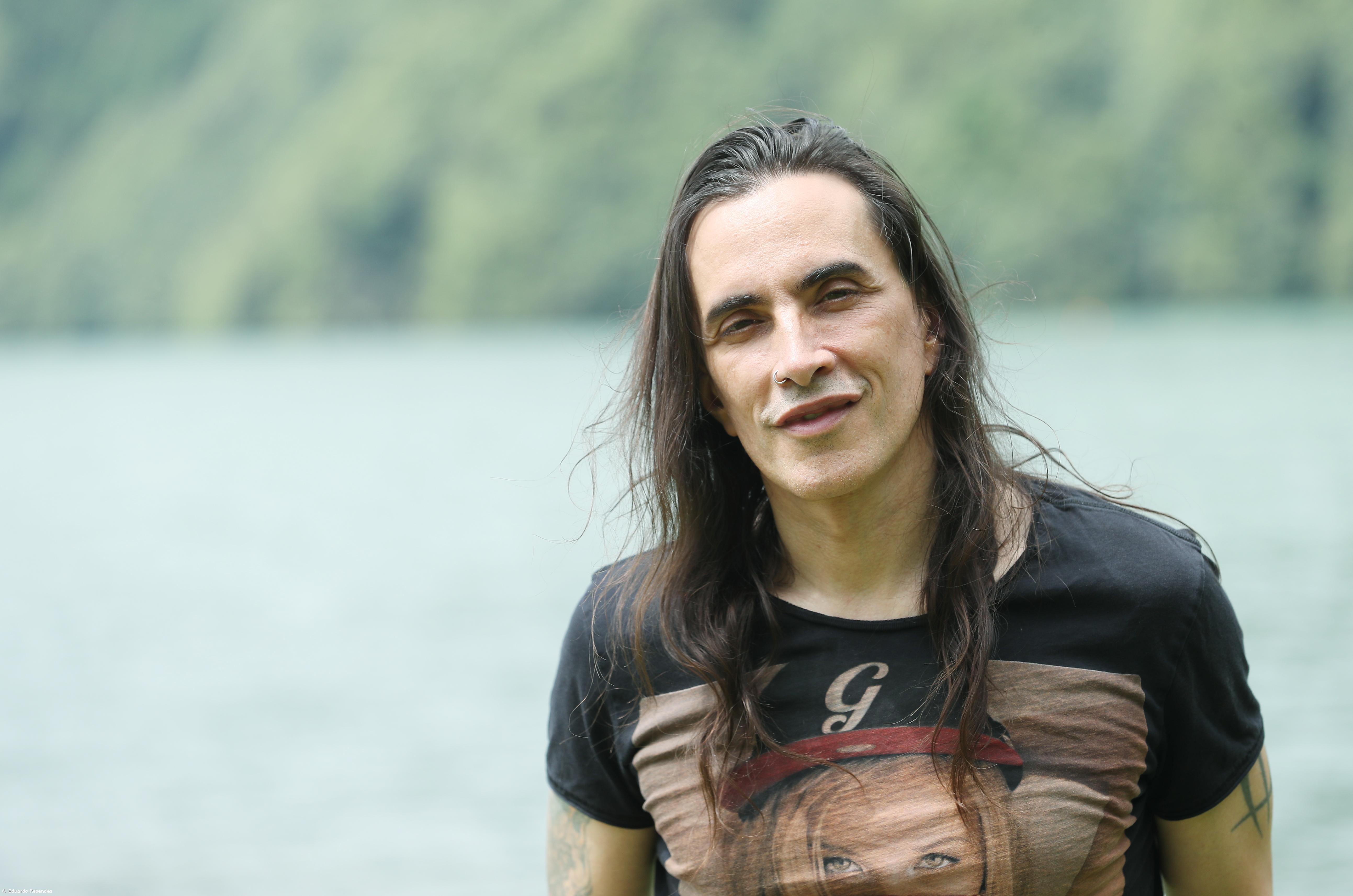 Guitarrista luso-americano Nuno Bettencourt atuou com Rihanna no Super Bowl – Imagem 1