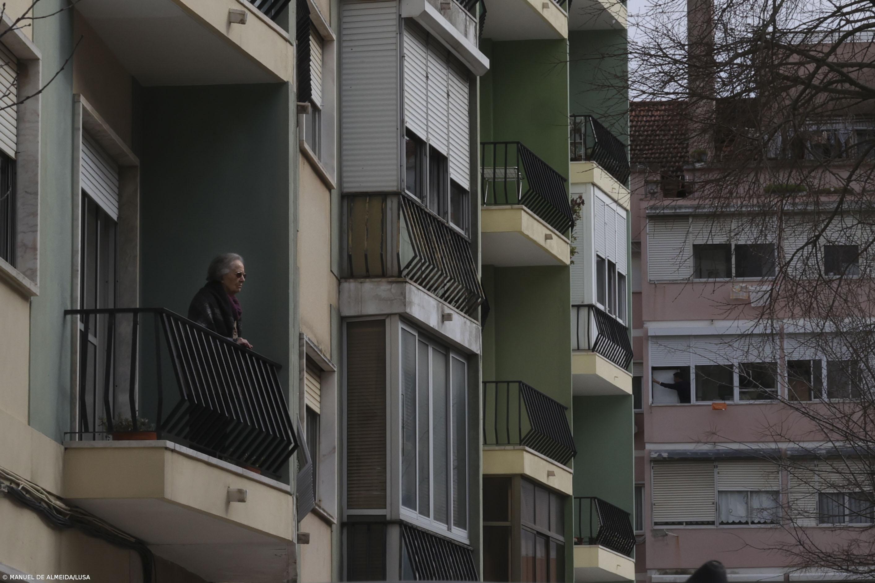 Aumento dos custos estrangula famílias e banca deve suportar juros, diz CGTP – Imagem 1