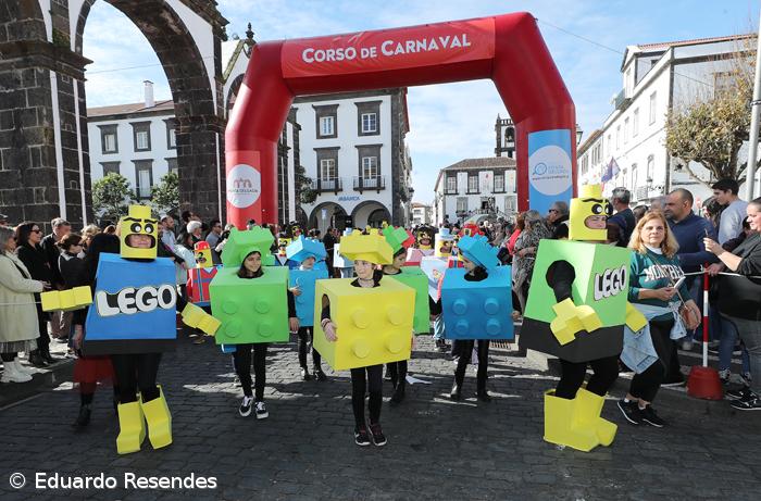 Galeria fotográfica do Corso de Carnaval em Ponta Delgada – Imagem 11