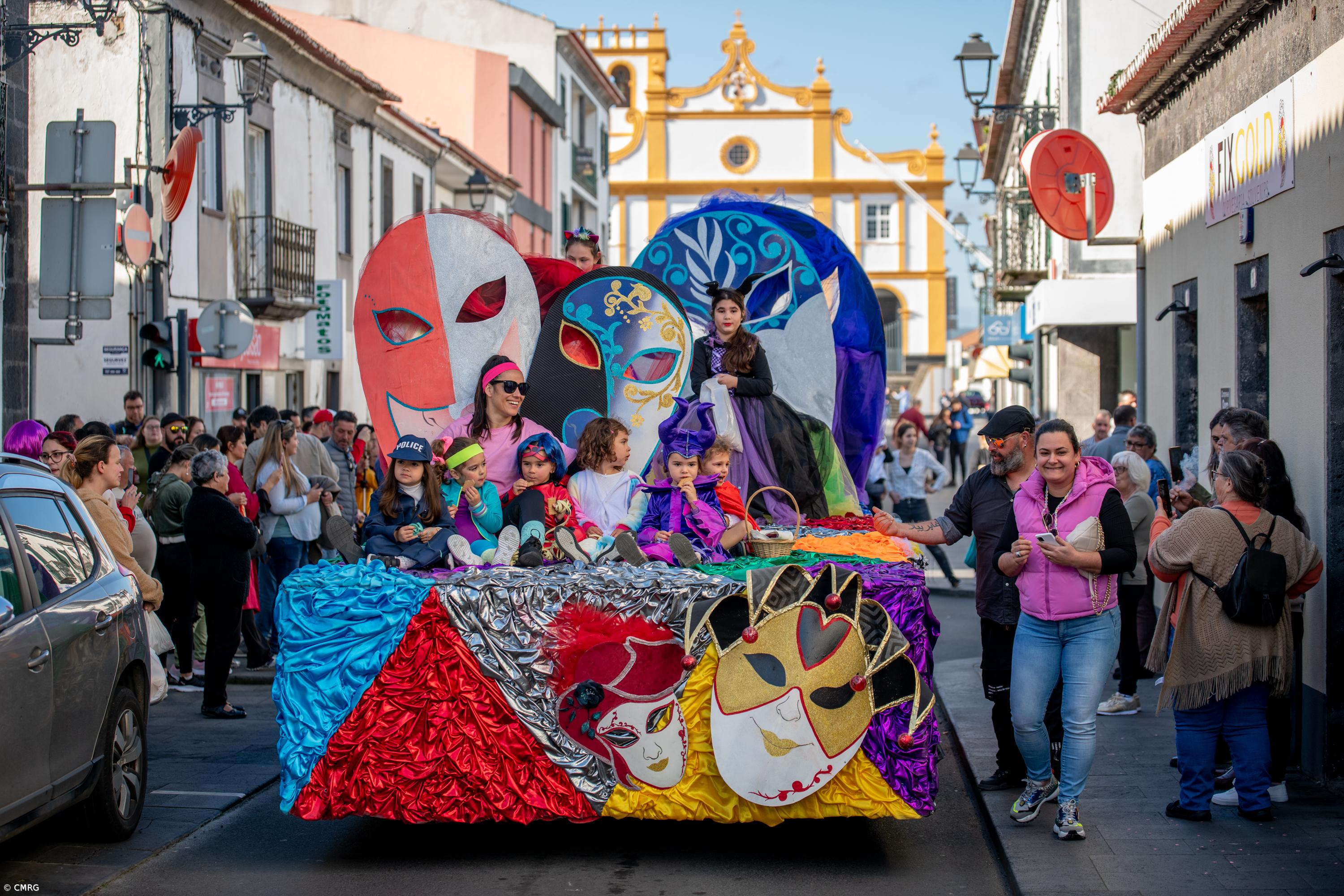 Desfile de Carnaval regressa às ruas da Ribeira Grande – Imagem 1