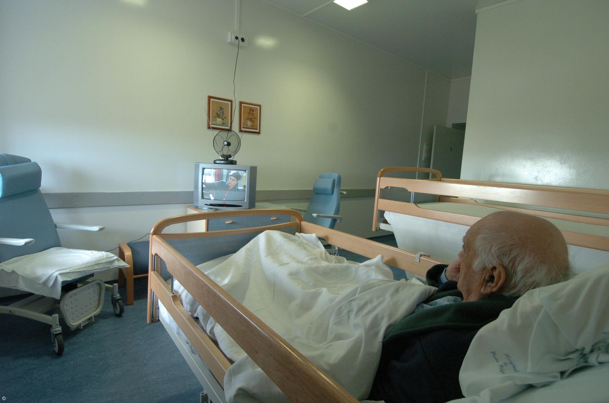 Há 107 lares de idosos com surtos ativos – Imagem 1