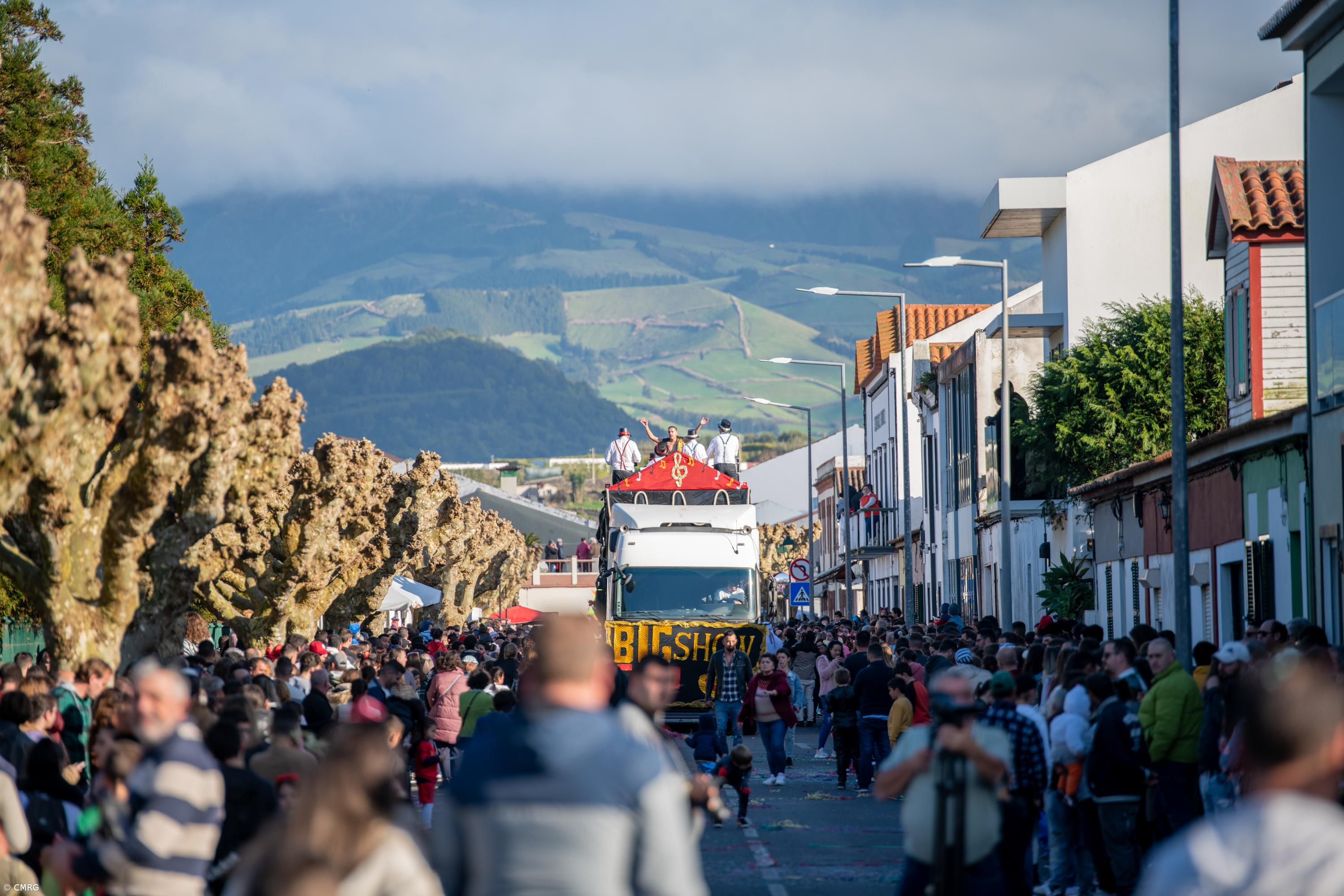 Corso carnavalesco no Pico da Pedra (Galeria Fotográfica) – Imagem 8