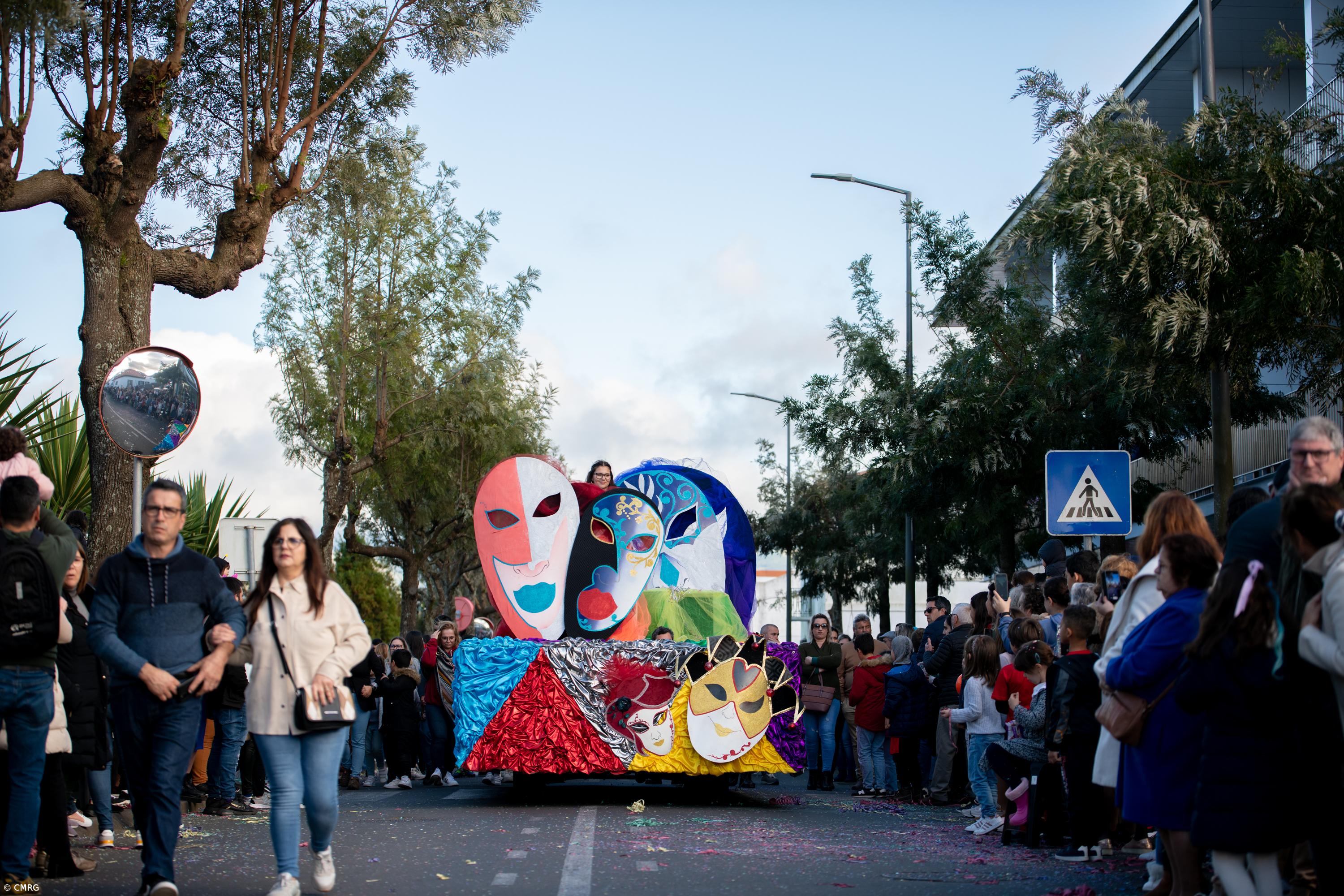 Corso carnavalesco no Pico da Pedra (Galeria Fotográfica) – Imagem 11