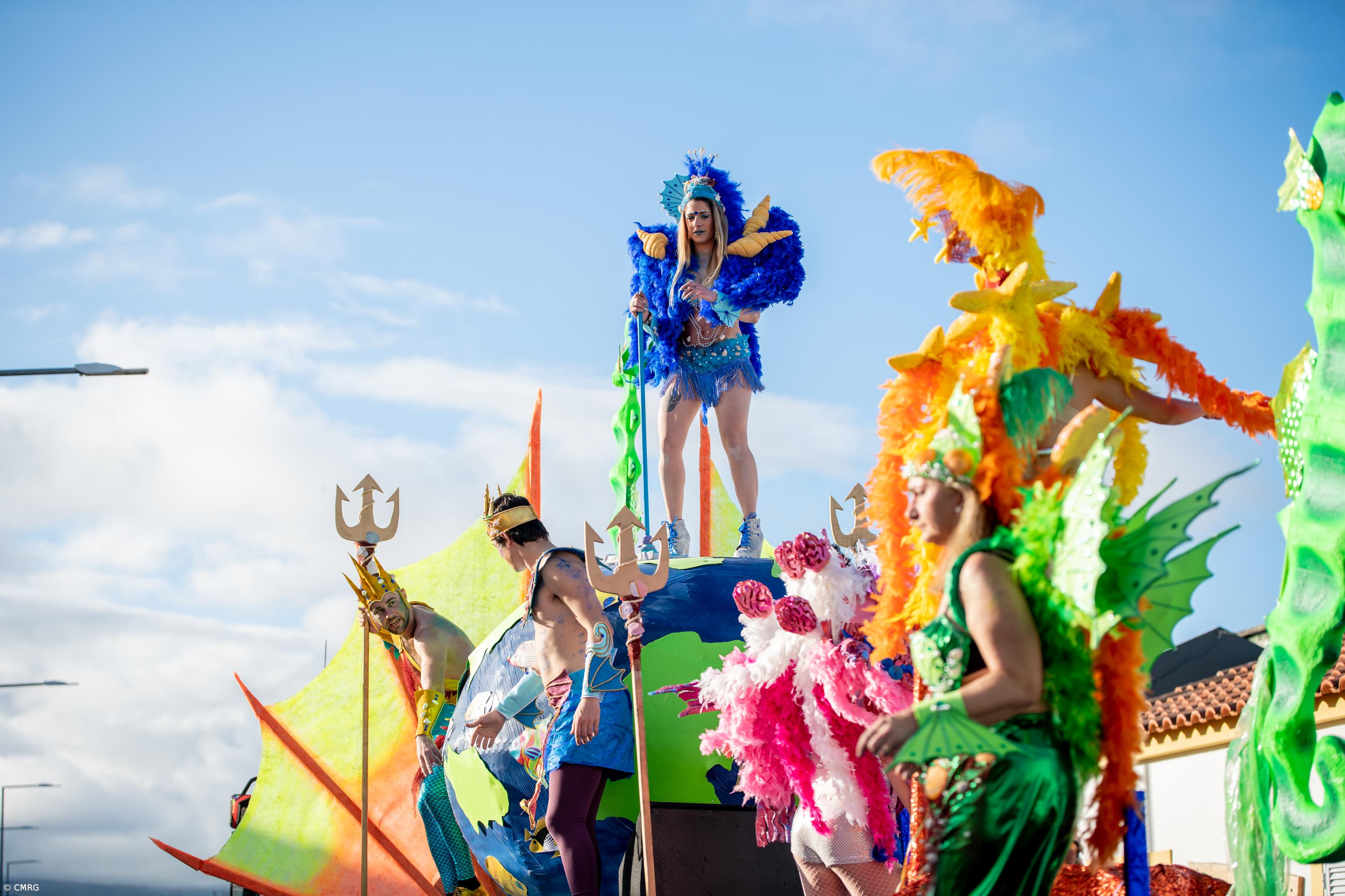 Corso carnavalesco no Pico da Pedra (Galeria Fotográfica) – Imagem 12