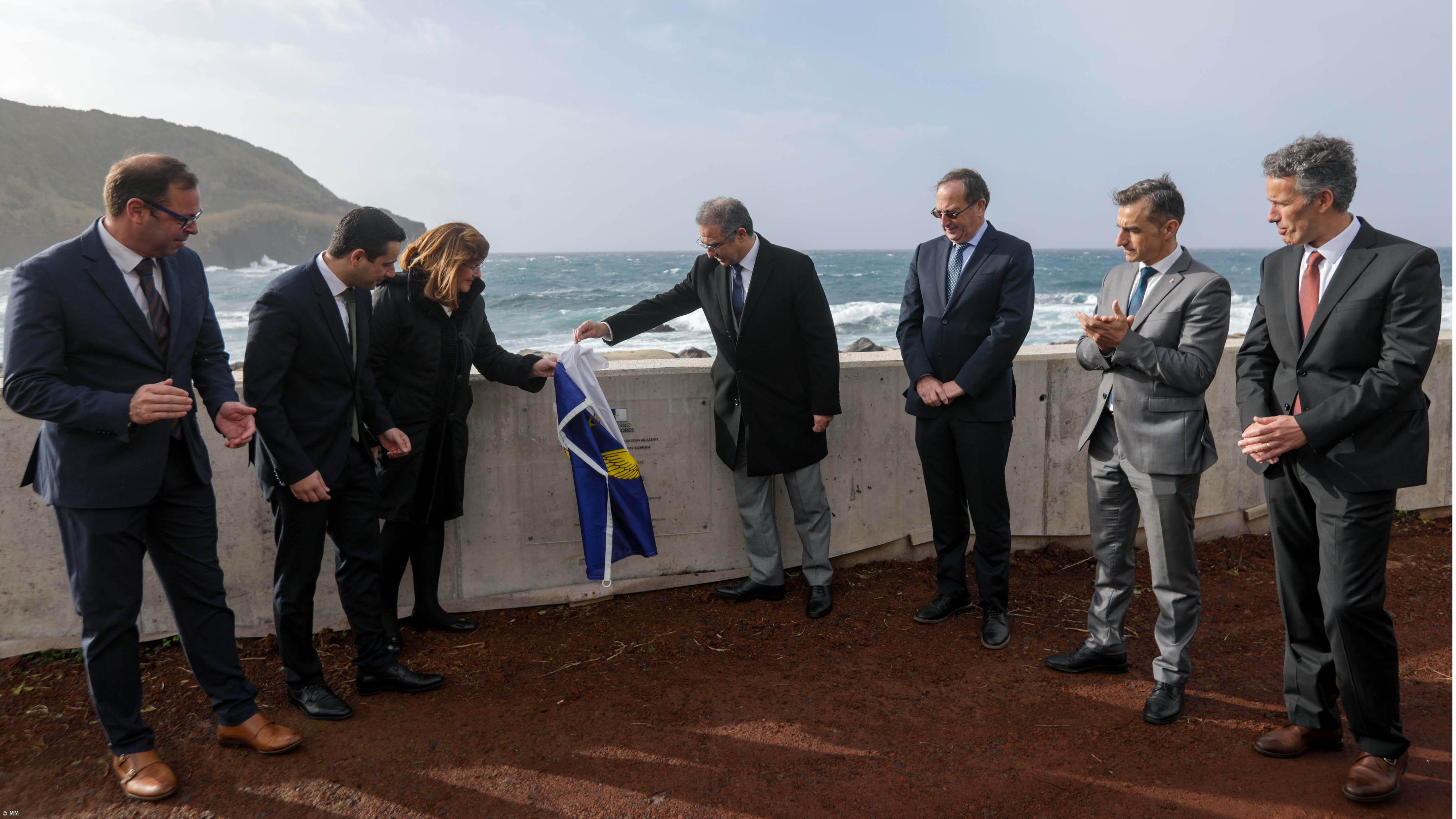 Governo dos Açores destaca “empenho” na proteção da orla costeira do Faial – Imagem 1