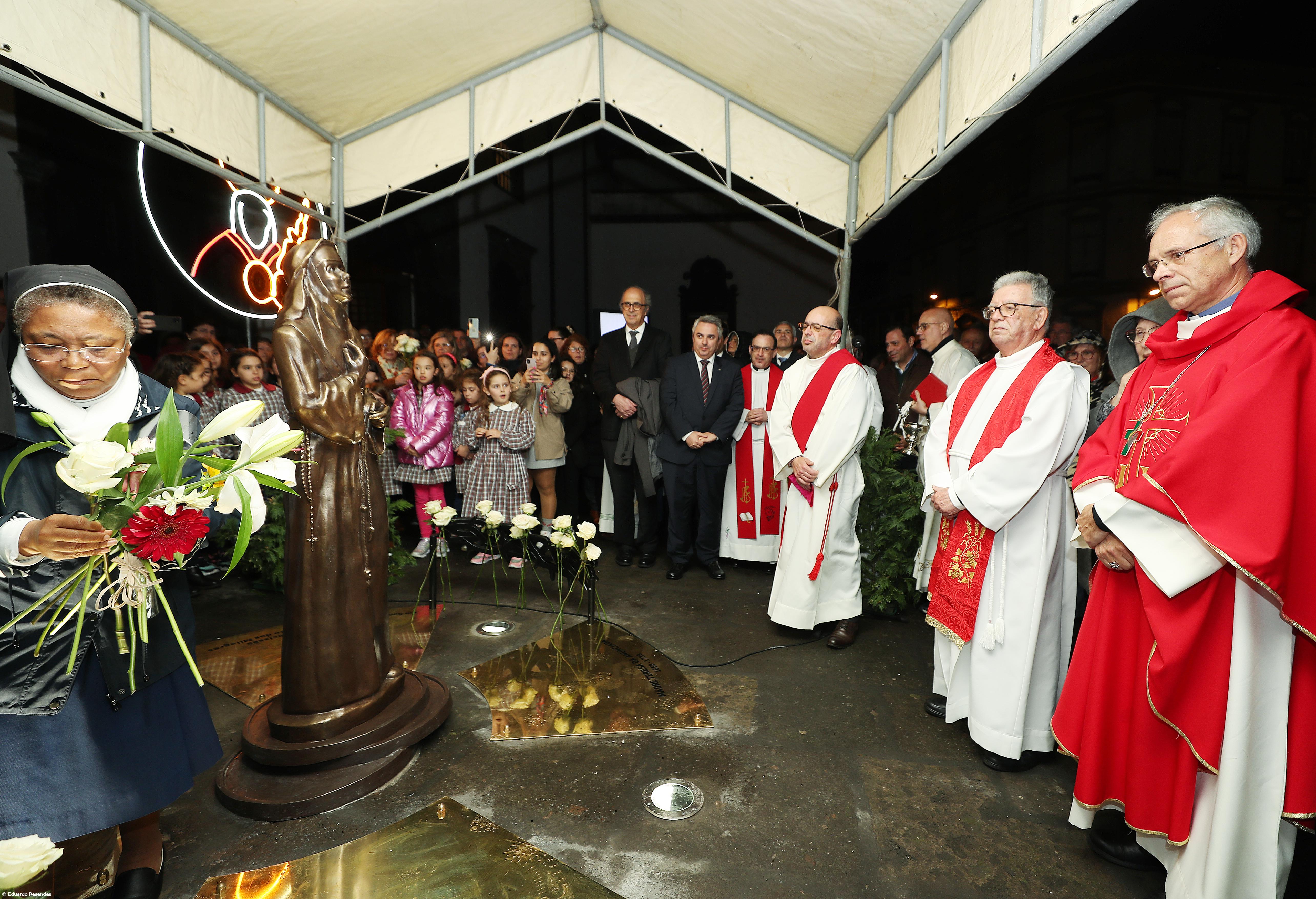Nova estátua de Madre Teresa assinala 365 anos do nascimento – Imagem 6