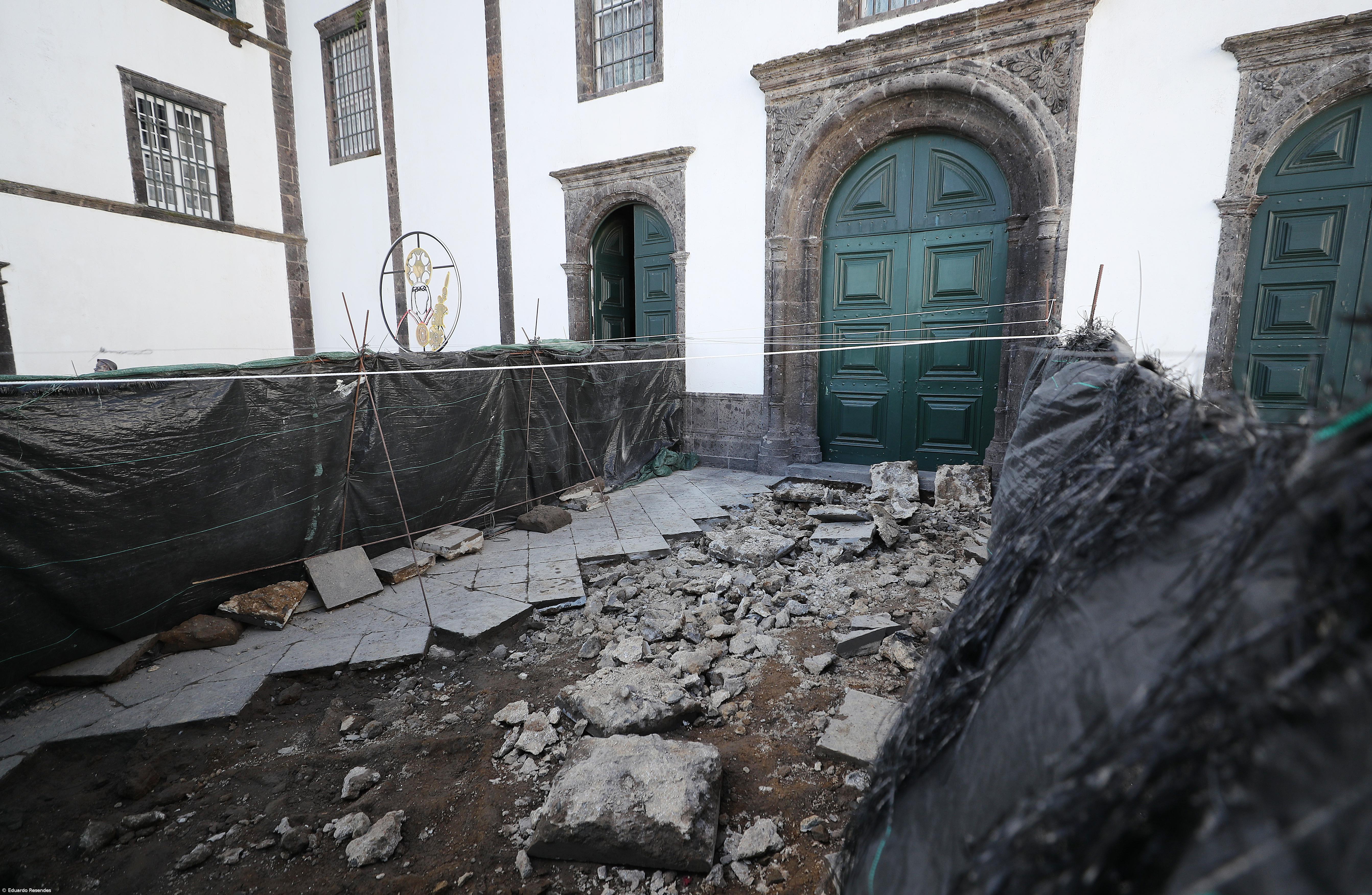 IL pede esclarecimentos da Cultura e município sobre obras no adro da igreja do Convento da Esperança – Imagem 1