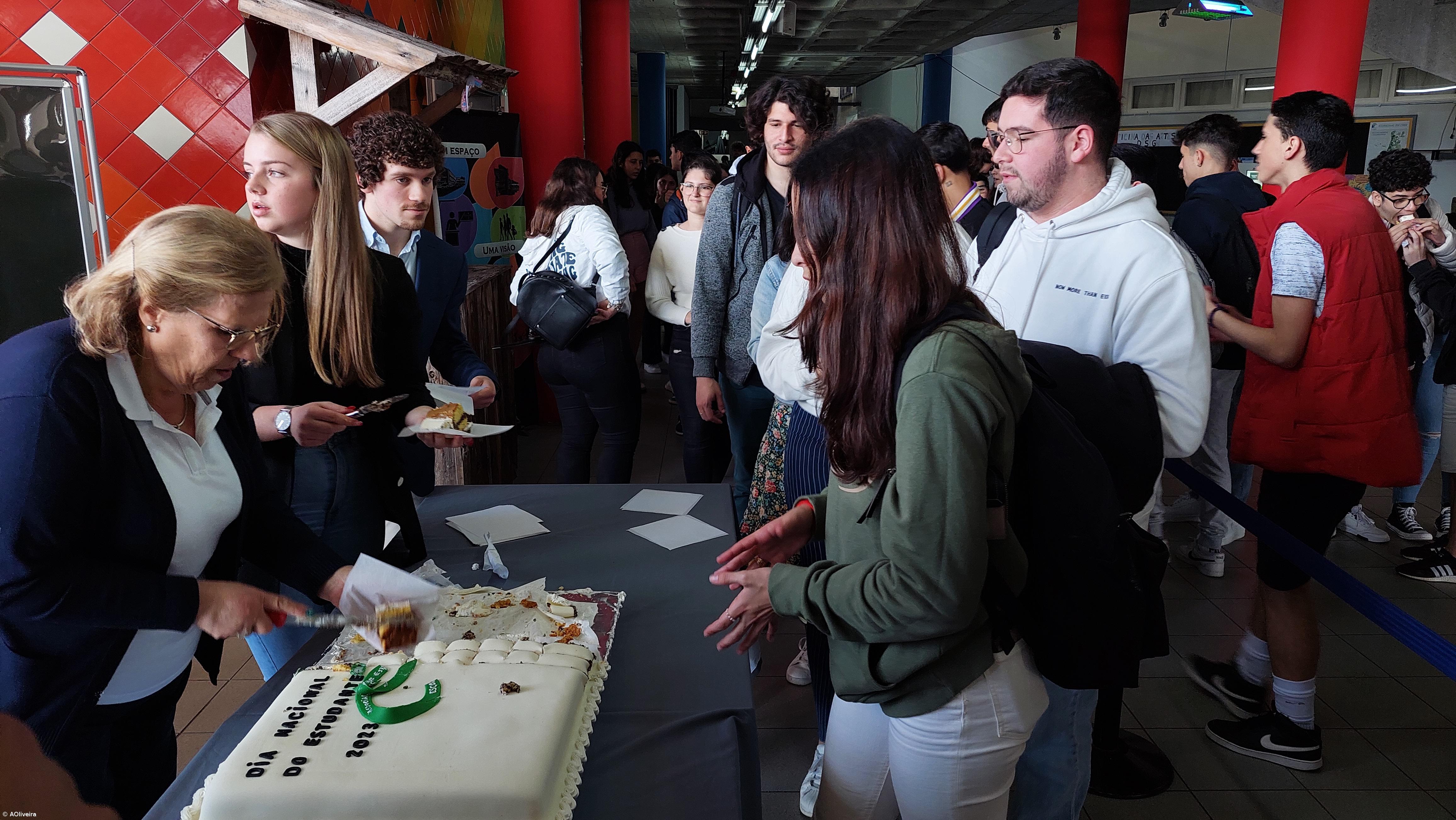 Associação de Estudantes da ESLagoa comemora Dia Nacional do EStudante – Imagem 8