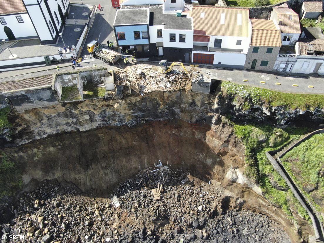 Concurso para a obra de proteção da orla costeira das Calhetas lançado este semestre – Imagem 1