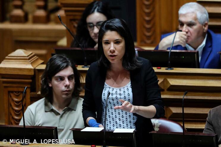 BE propõe fim das propinas nas licenciaturas e cursos técnicos superiores  – Imagem 1