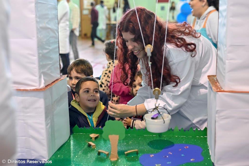 Secundária da Ribeira Grande acolhe Feira das Ciências – Imagem 1