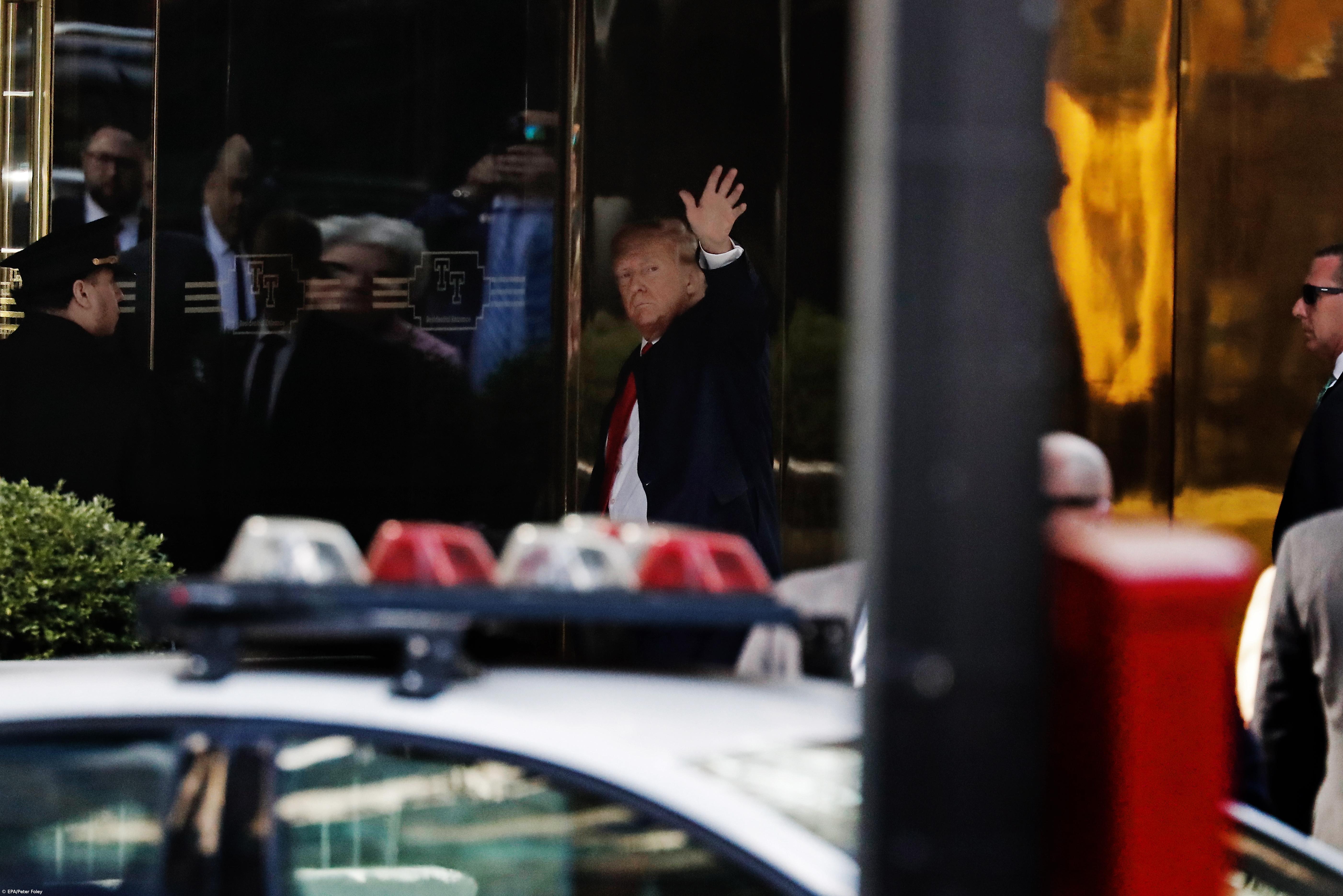 Donald Trump comparece esta terça-feira num tribunal de Nova Iorque em caso de suborno – Imagem 1
