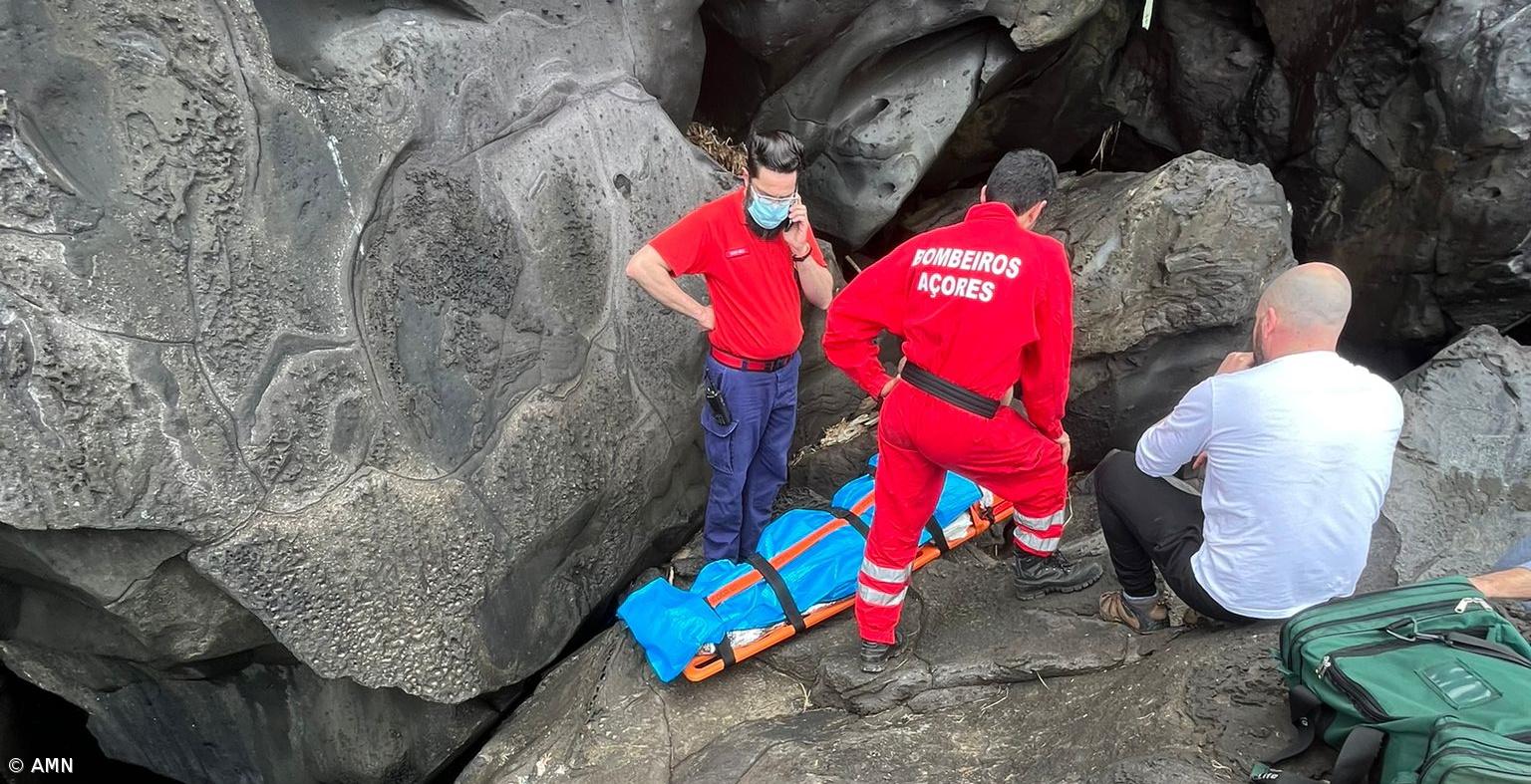 Homem resgatado no porto das Capelas – Imagem 1
