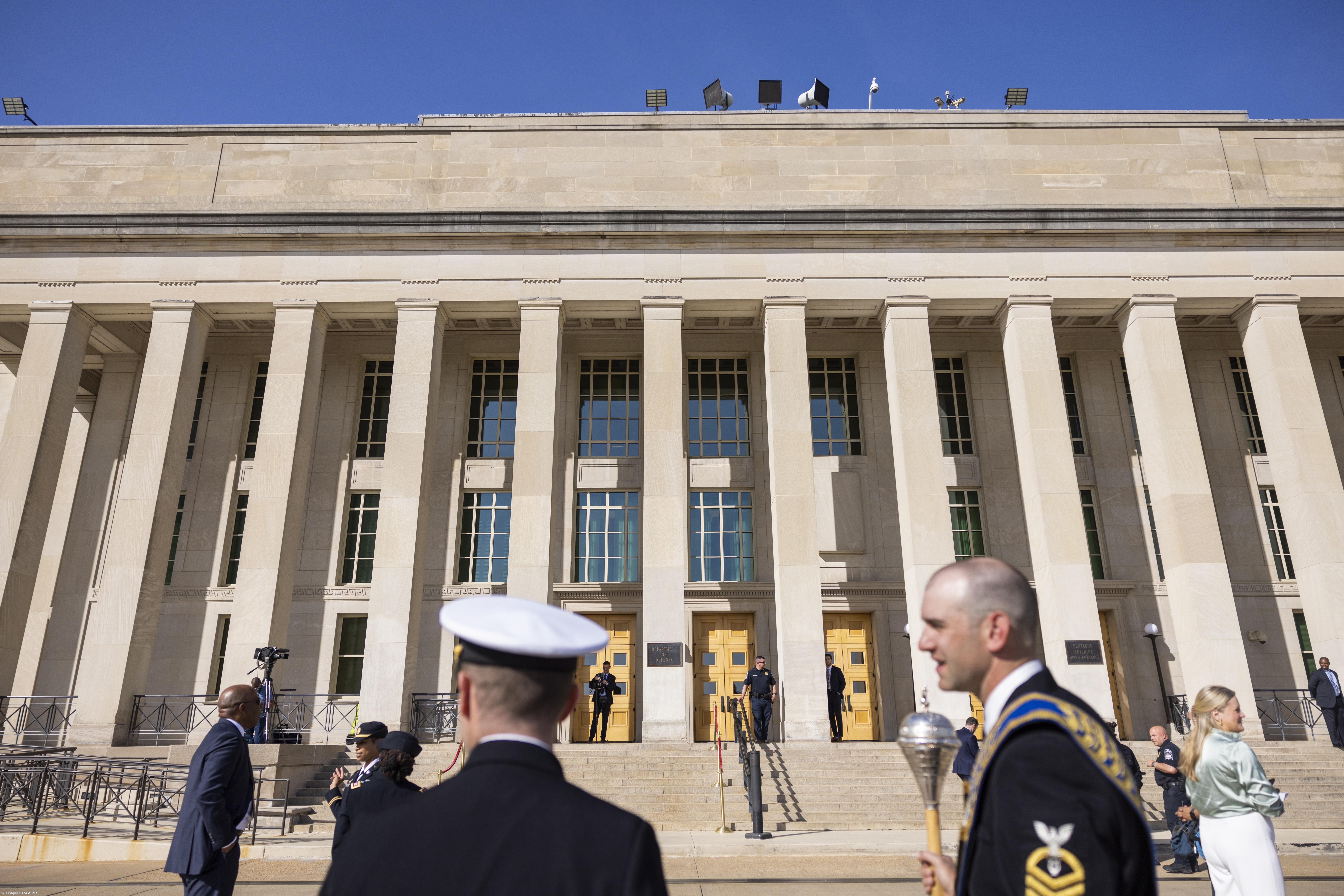 FBI suspeita de militar dos EUA Jack Teixeira na fuga de documentos confidenciais – Imagem 1