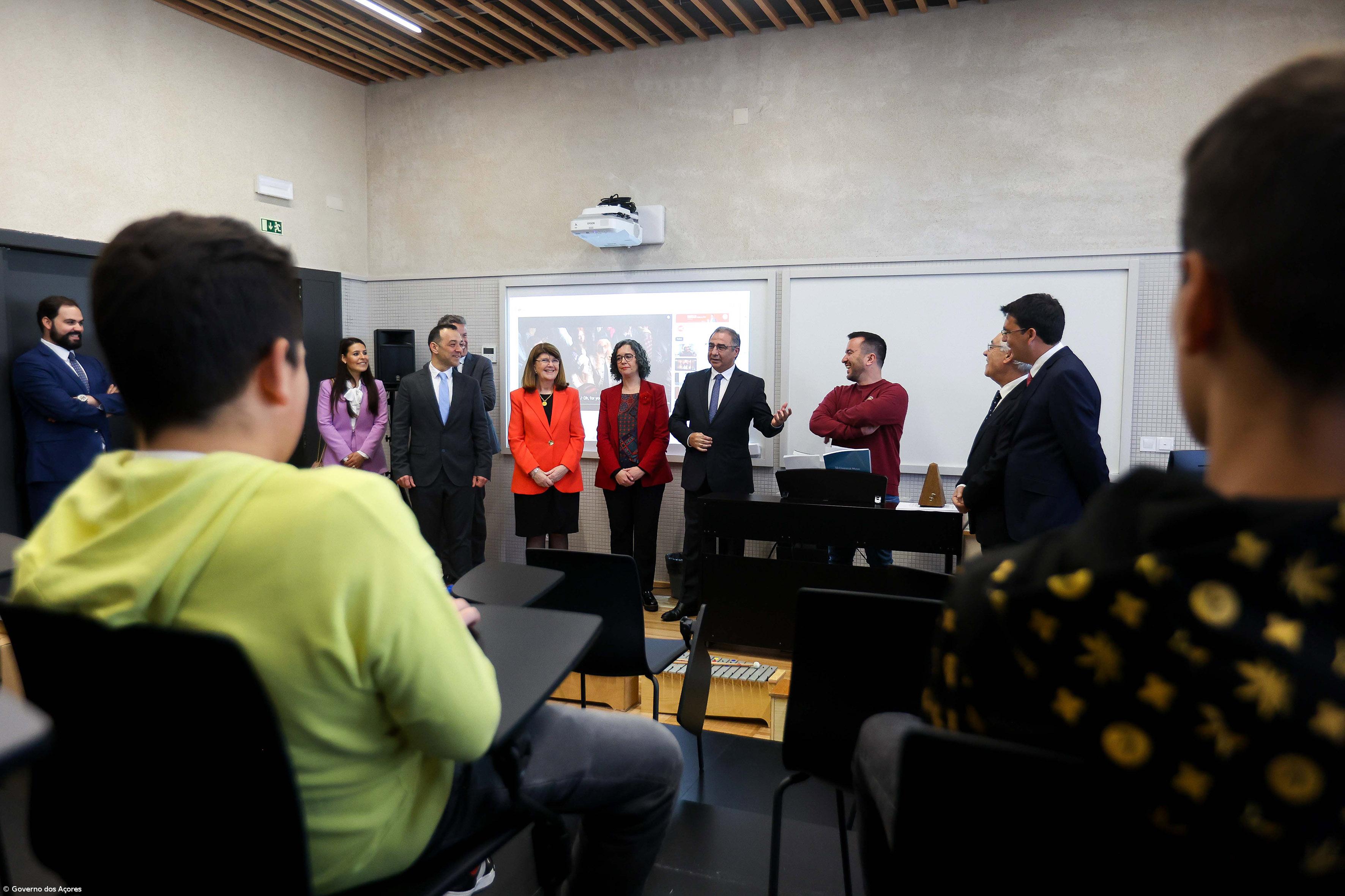 Governo açoriano defende “investimento justo” de 20ME na nova escola de Rabo de Peixe – Imagem 3