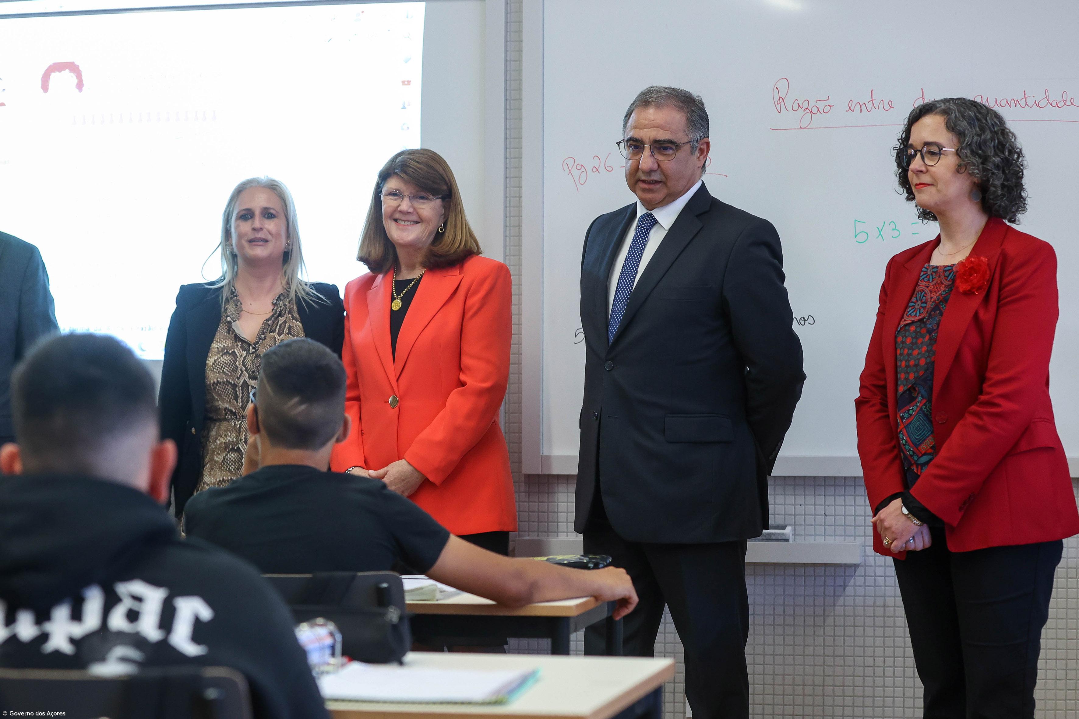 Governo açoriano defende “investimento justo” de 20ME na nova escola de Rabo de Peixe – Imagem 7