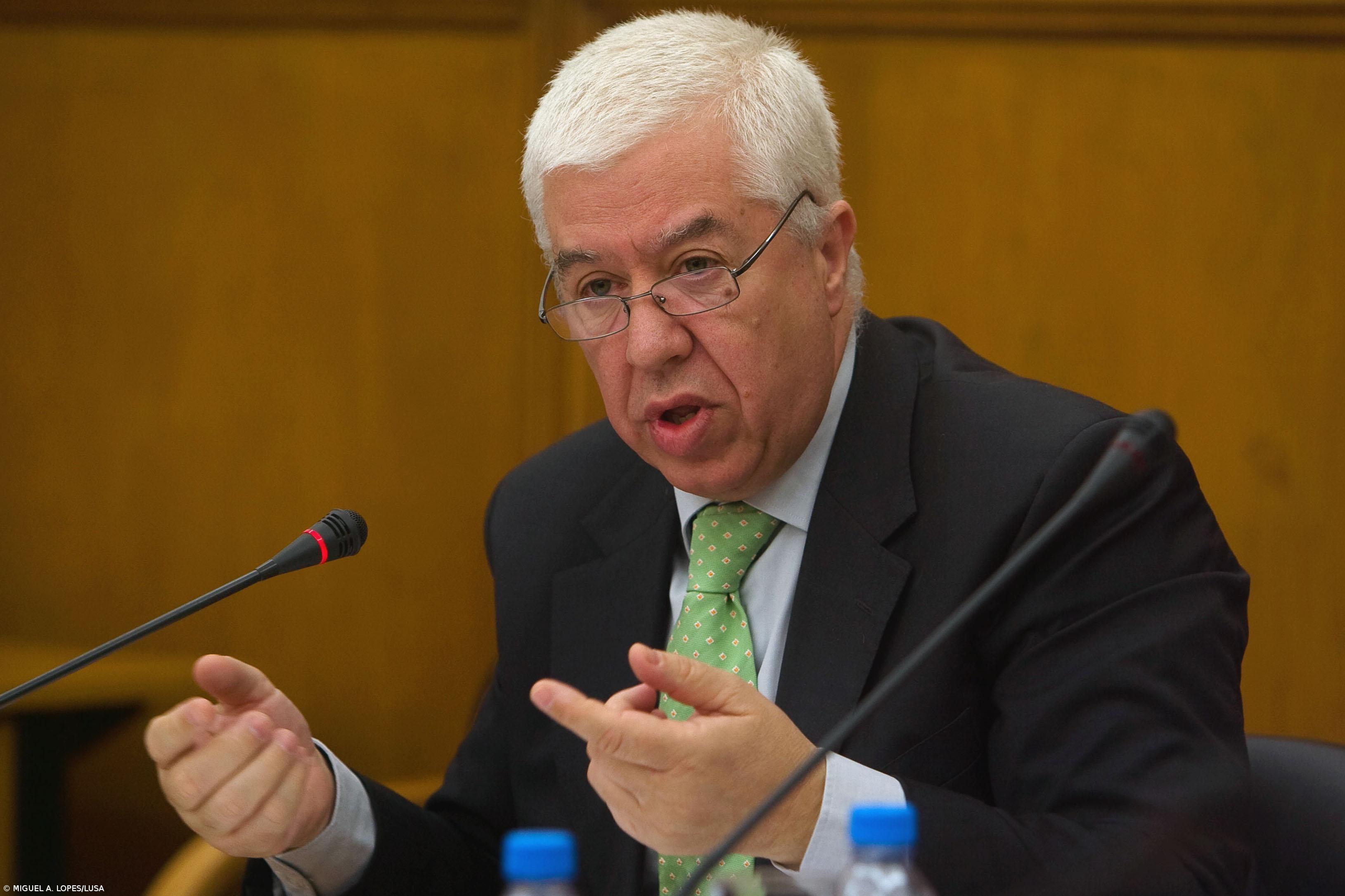 Teixeira dos Santos diz que 'errata' não altera mapas votados – Imagem 1