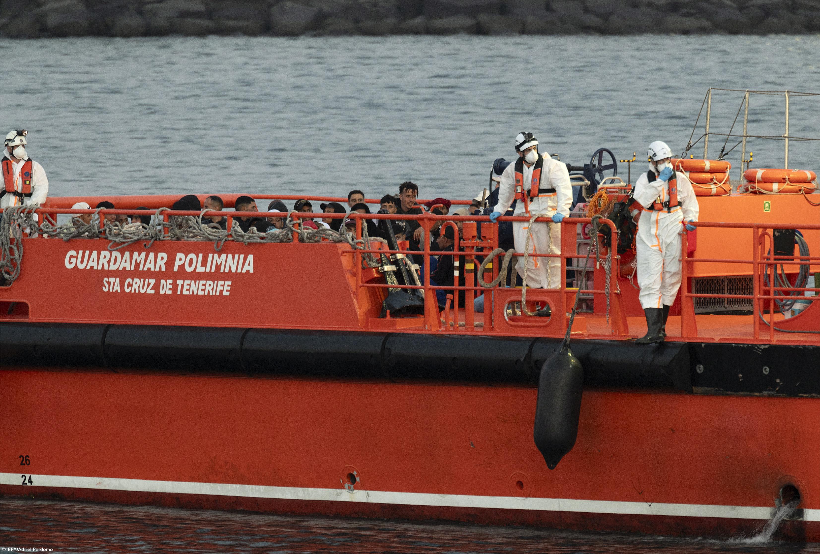 Autoridades espanholas resgataram 259 migrantes ao largo das Canárias – Imagem 1