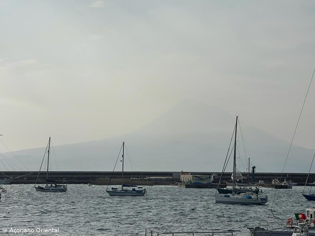 Resgatado tripulante de veleiro encalhado na ilha do Faial – Imagem 1