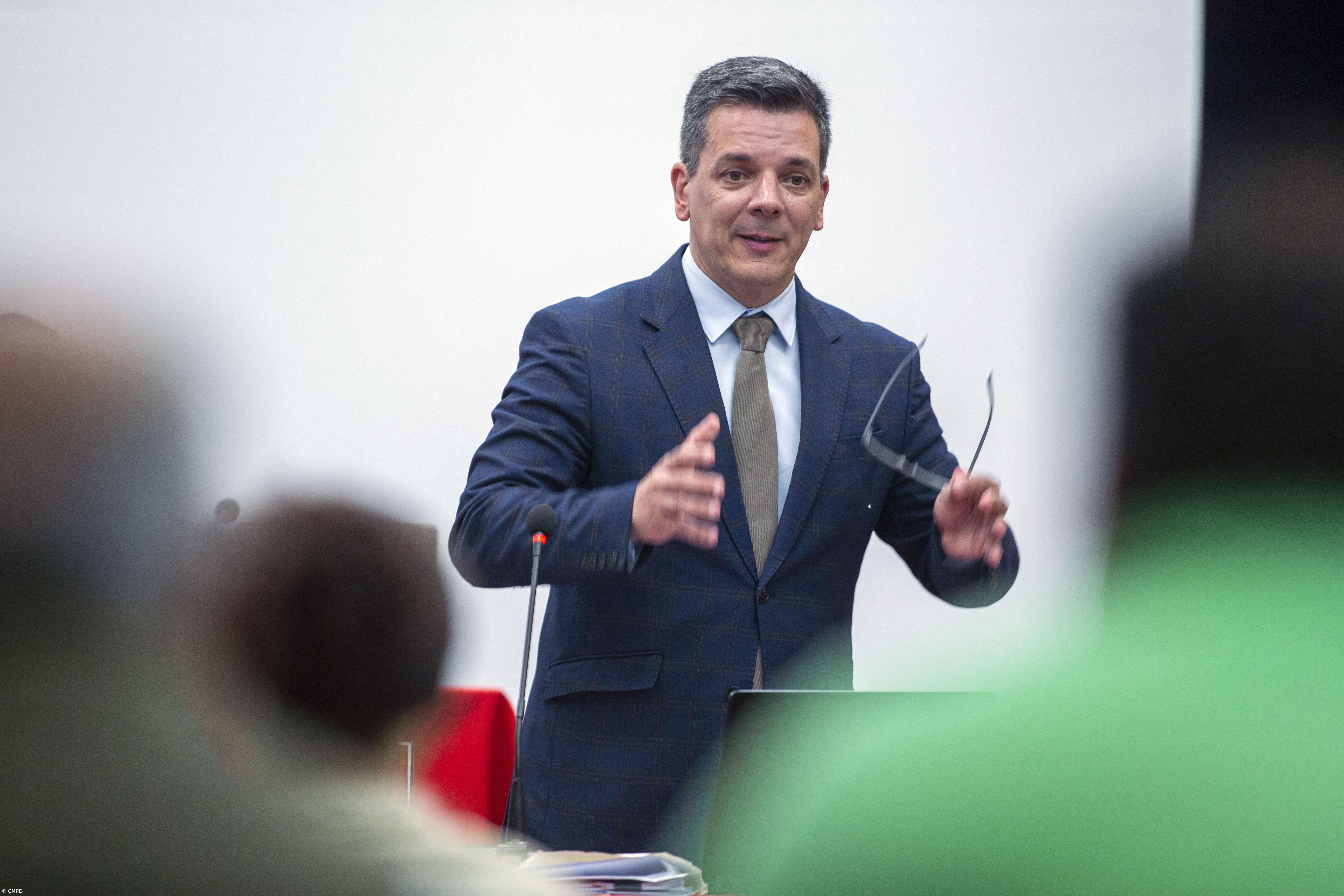  Assembleia Municipal de Ponta Delgada aprova recolha seletiva de resíduos “porta a porta” – Imagem 1