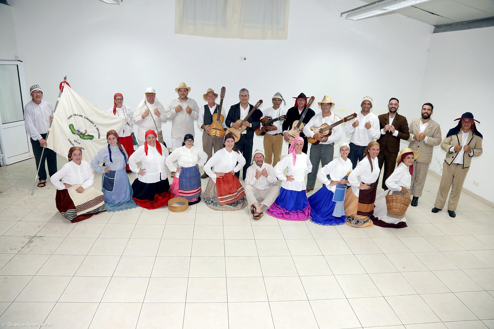 Grupo folclórico de cantares e balhados da Relva representa região em Espanha – Imagem 1