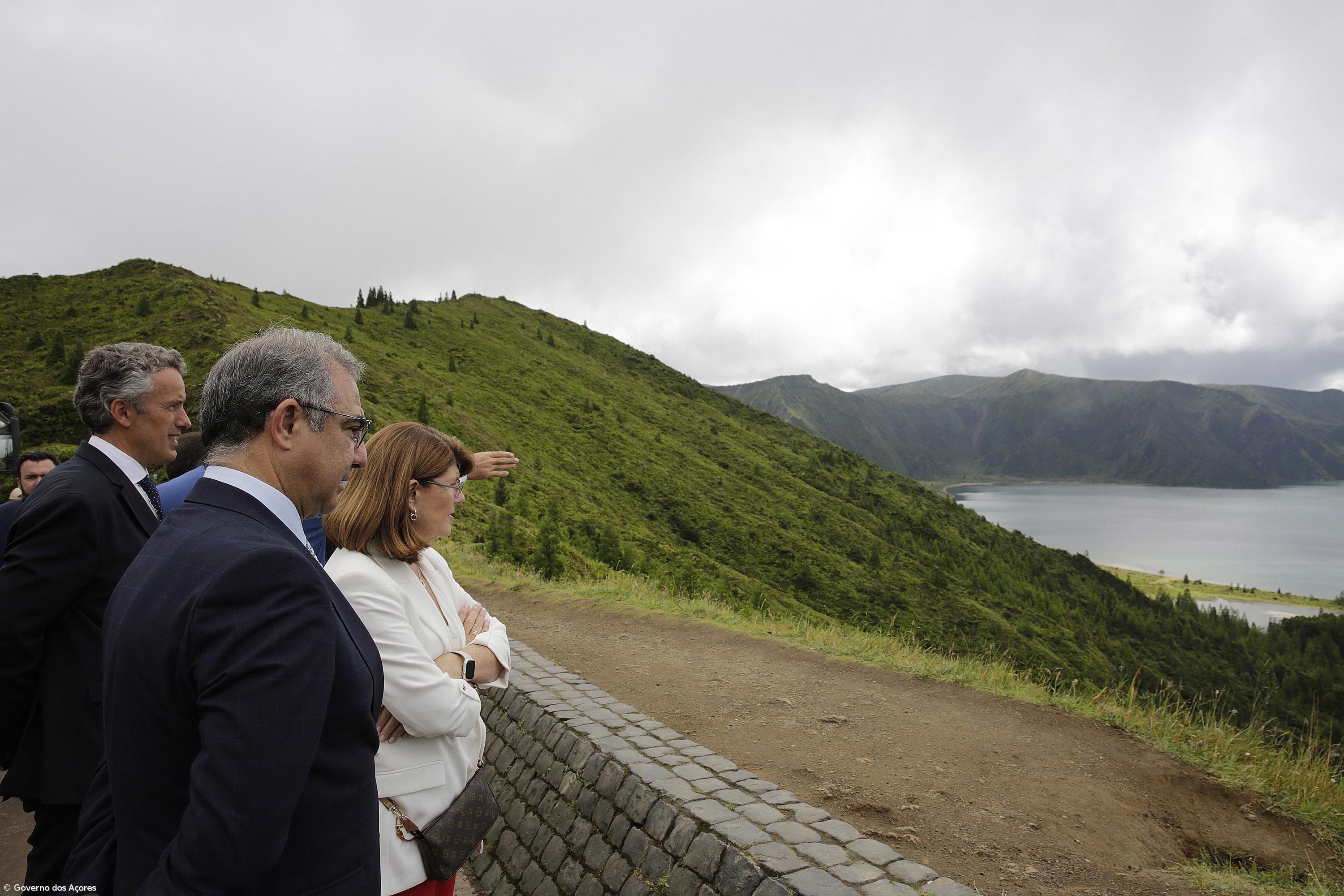 ‘Shuttle’ já transportou 18.626 pessoas para a Lagoa do Fogo – Imagem 1
