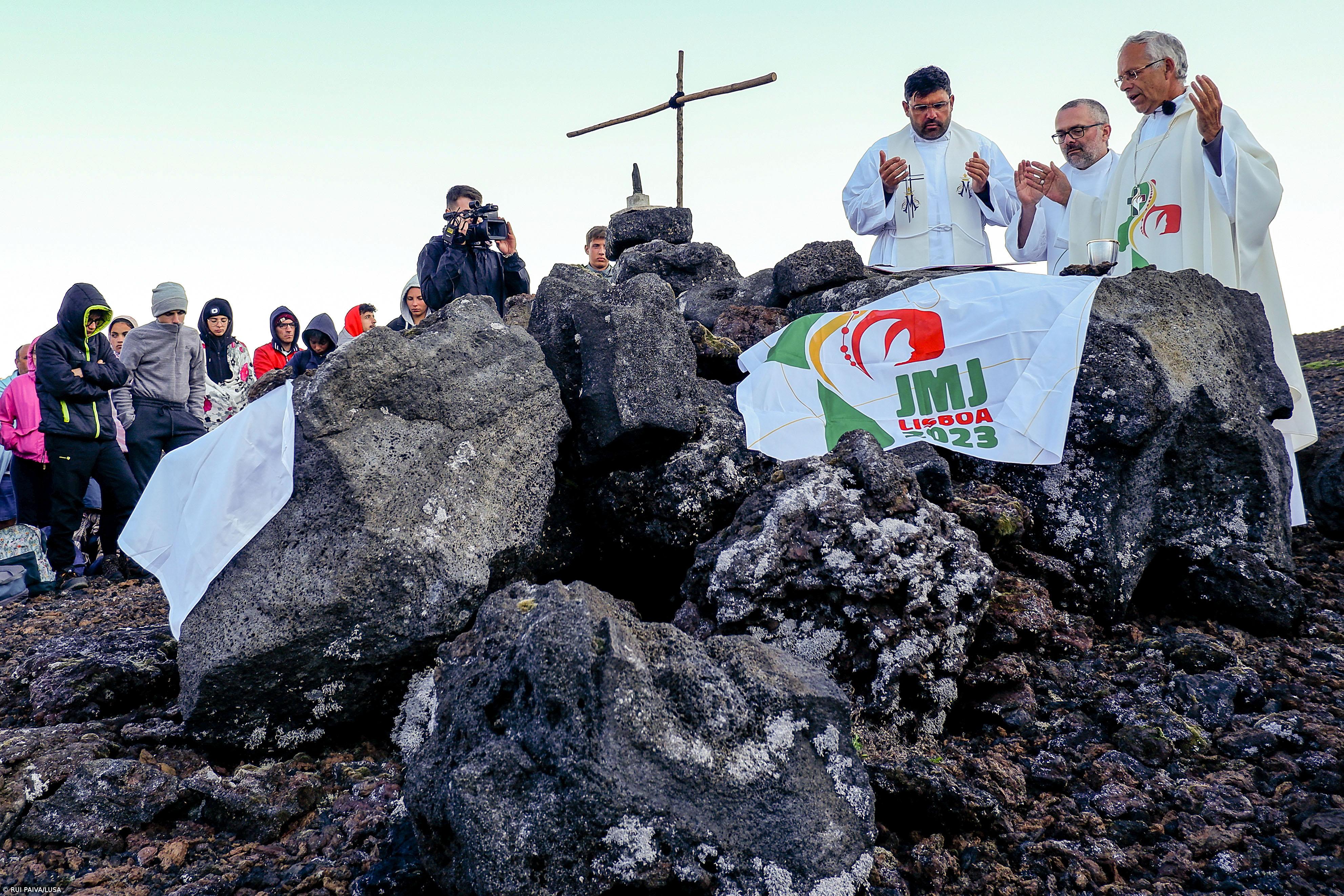 Pacto da Montanha firmado no cume do Pico junta jovens na proteção do ecossistema – Imagem 2