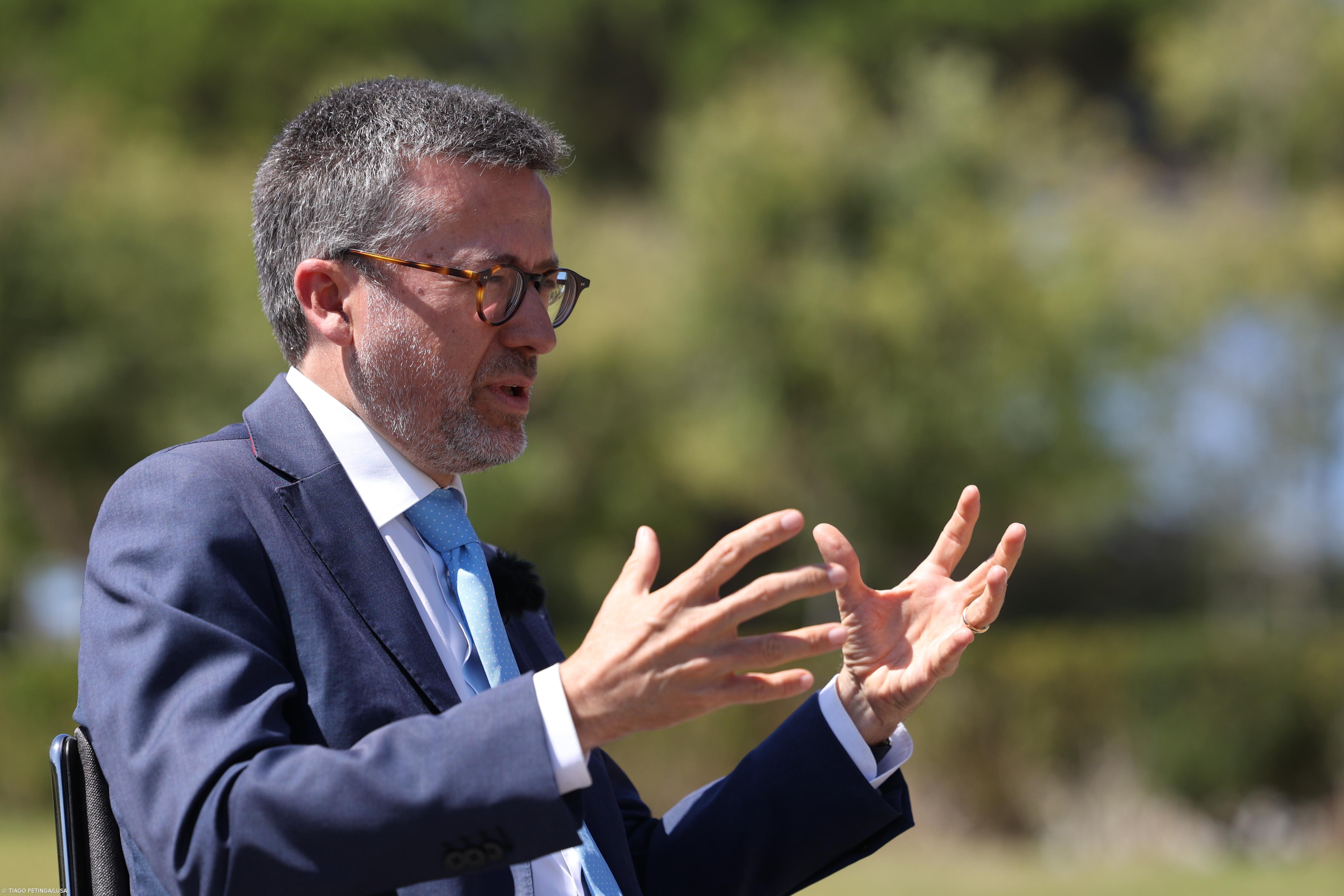 Moedas insiste no aumento da taxa turística para investir em limpeza, cultura e espaços verdes de Lisboa – Imagem 1