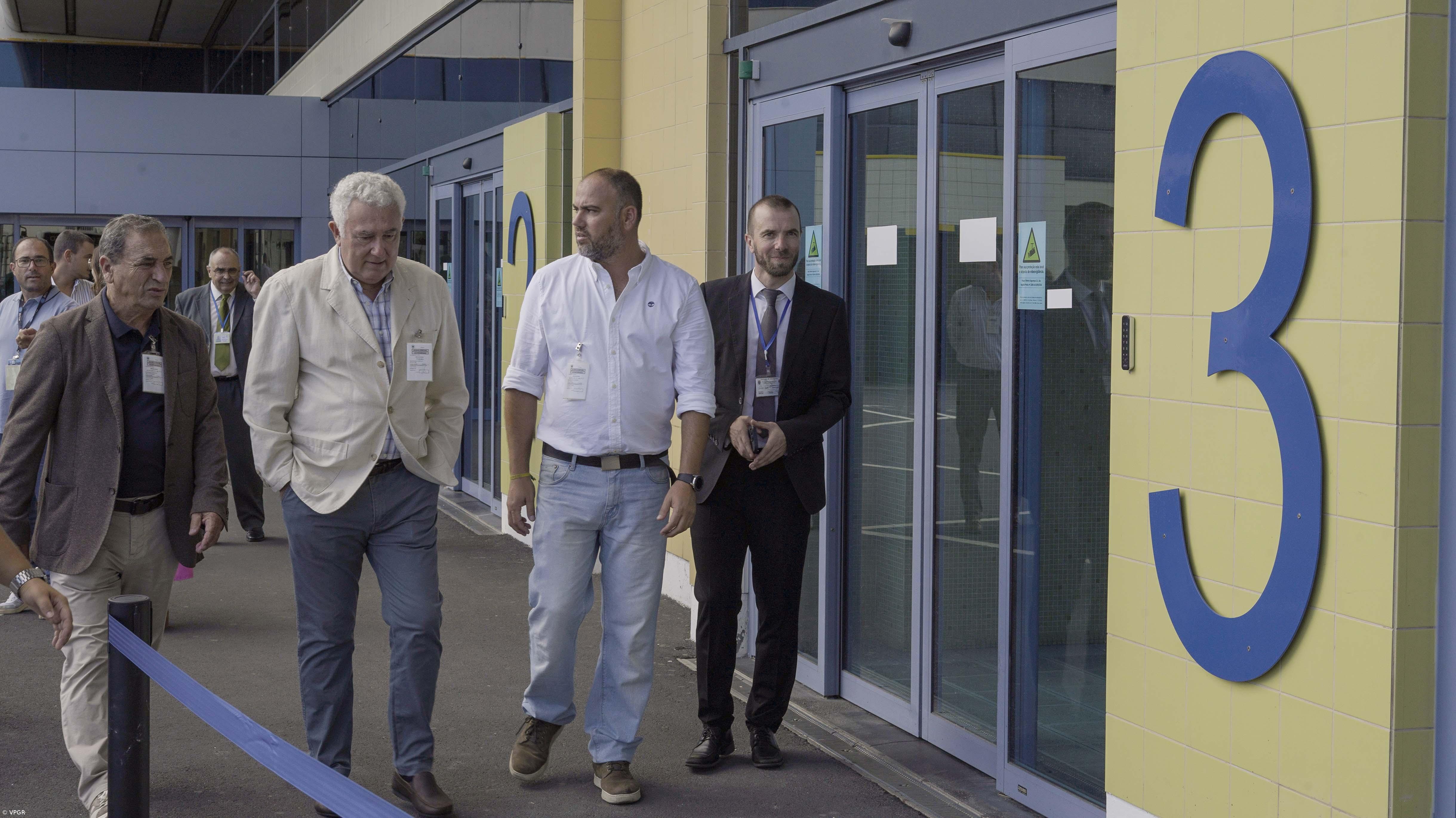 Governo dos Açores quer “grande reestruturação” no aeroporto da ilha Terceira – Imagem 1