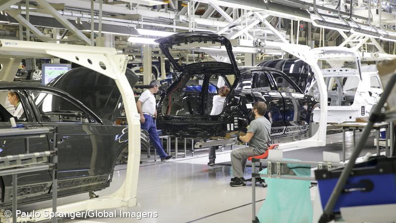 Paragem de produção na Autoeuropa provoca cortes salariais de 5% a 33% no parque industrial – Imagem 1