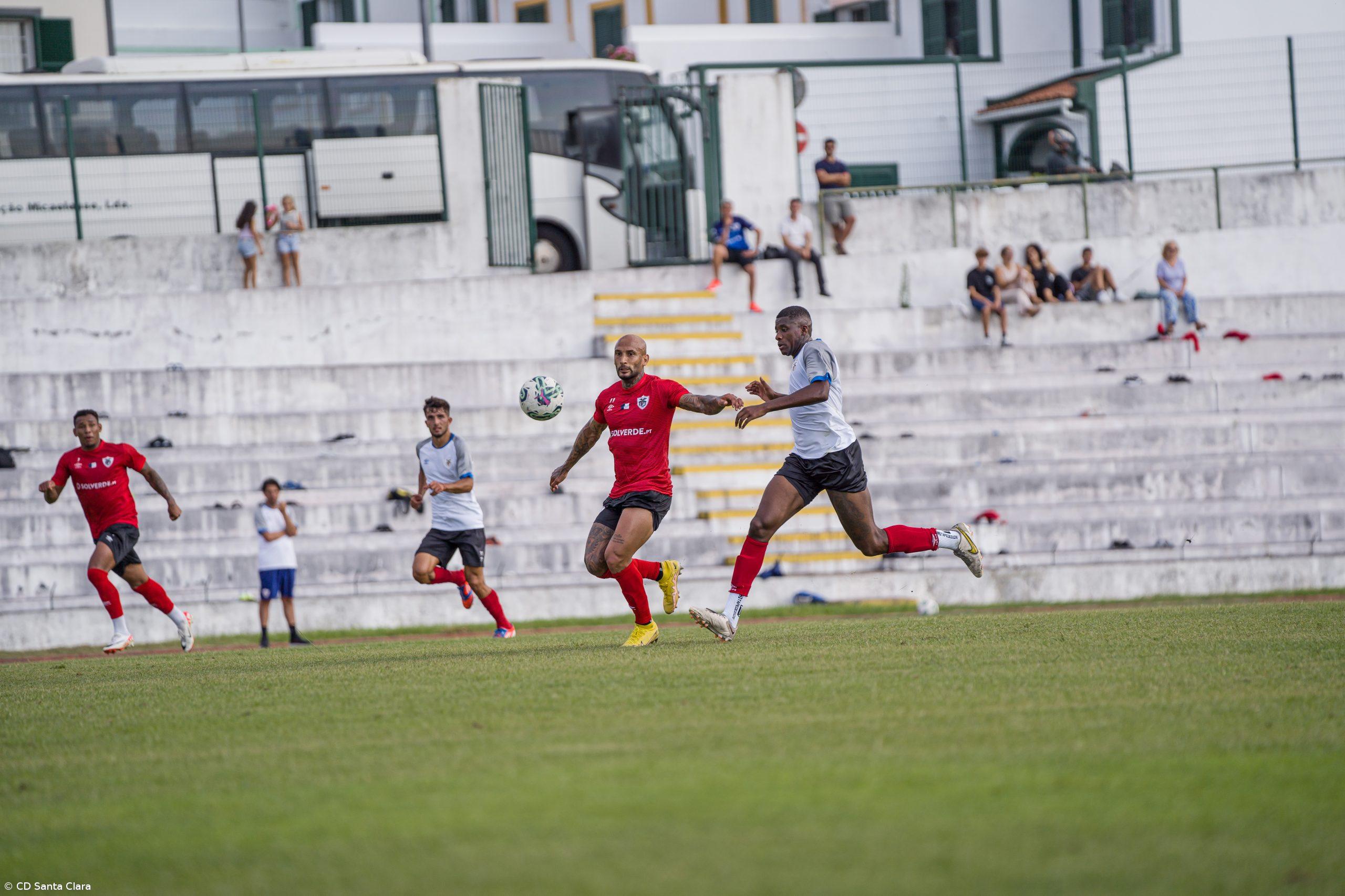 Santa Clara é “uma equipa a bater” na II Liga – Imagem 1