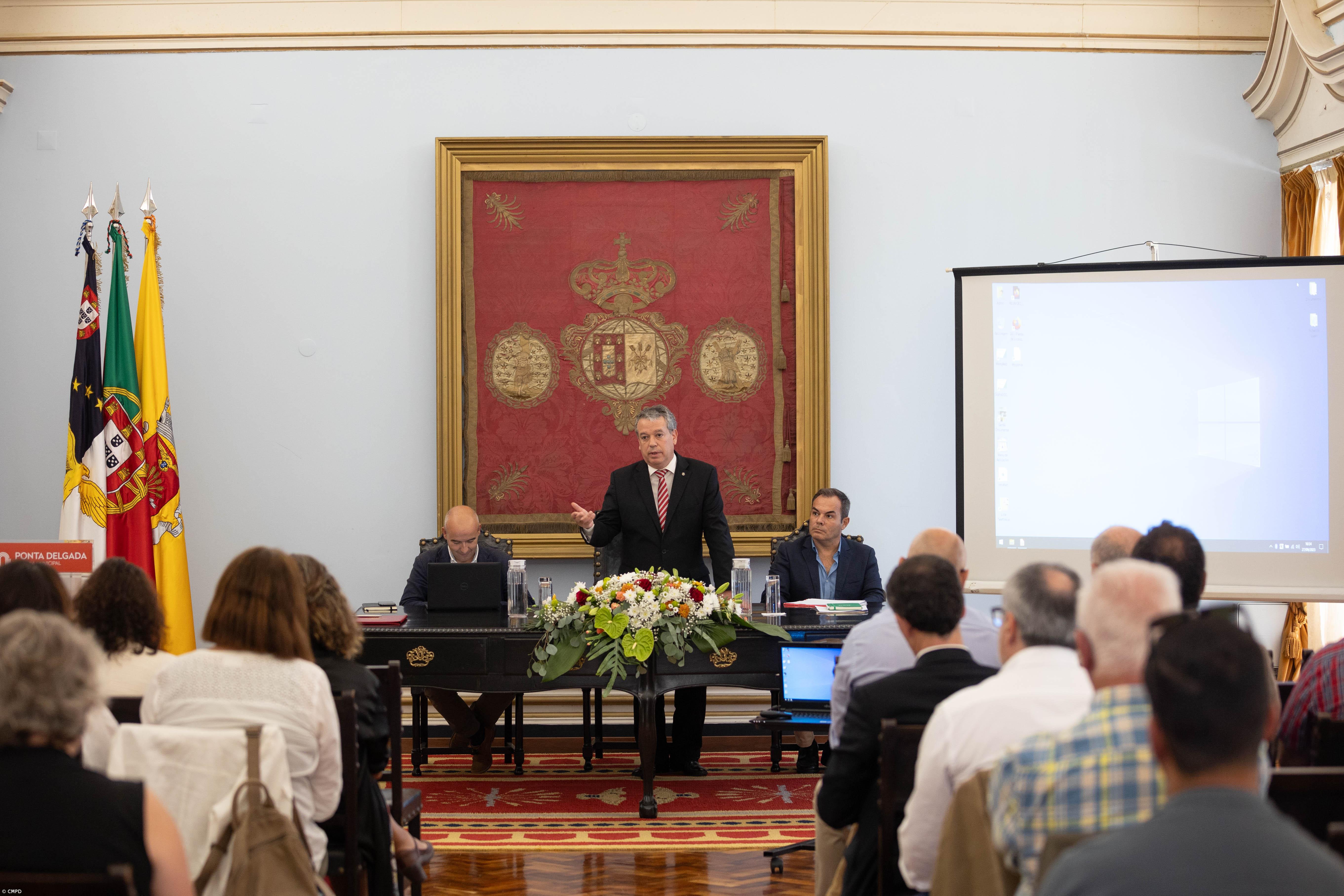  Ponta Delgada quer estudantes envolvidos na renovação dos grupos folclóricos – Imagem 1