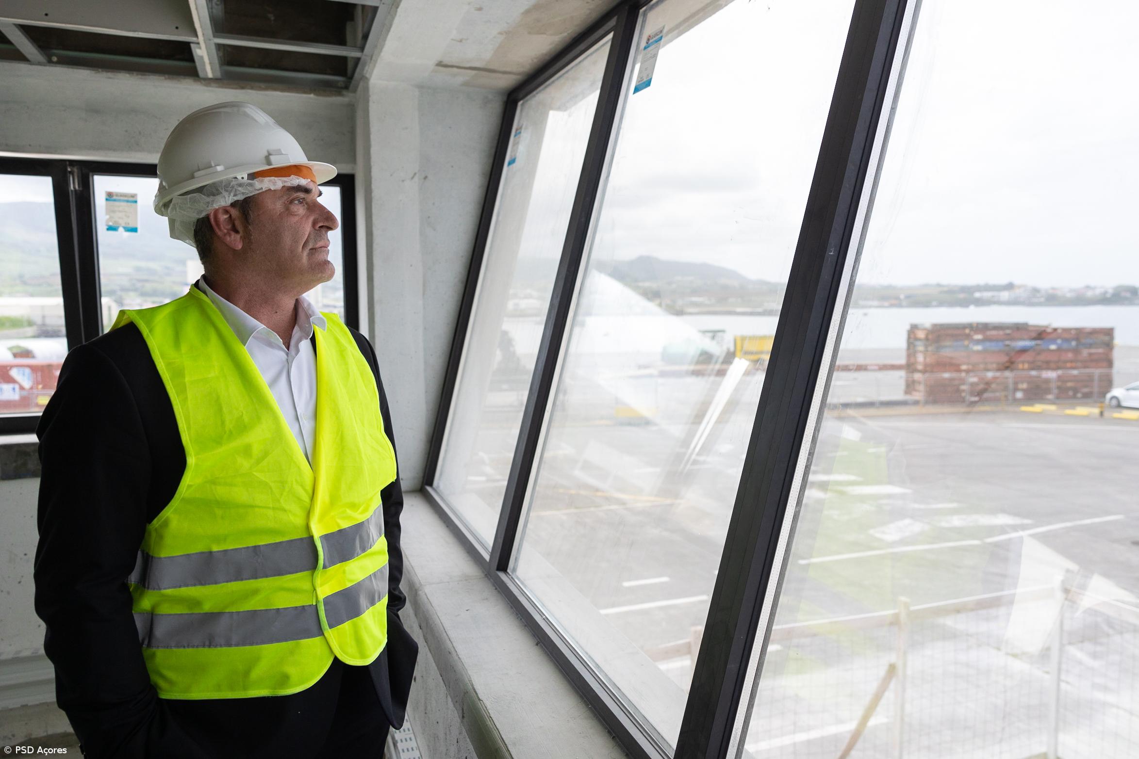 Coligação "corrige os erros" dos governos socialistas na Praia da Vitória – Imagem 1