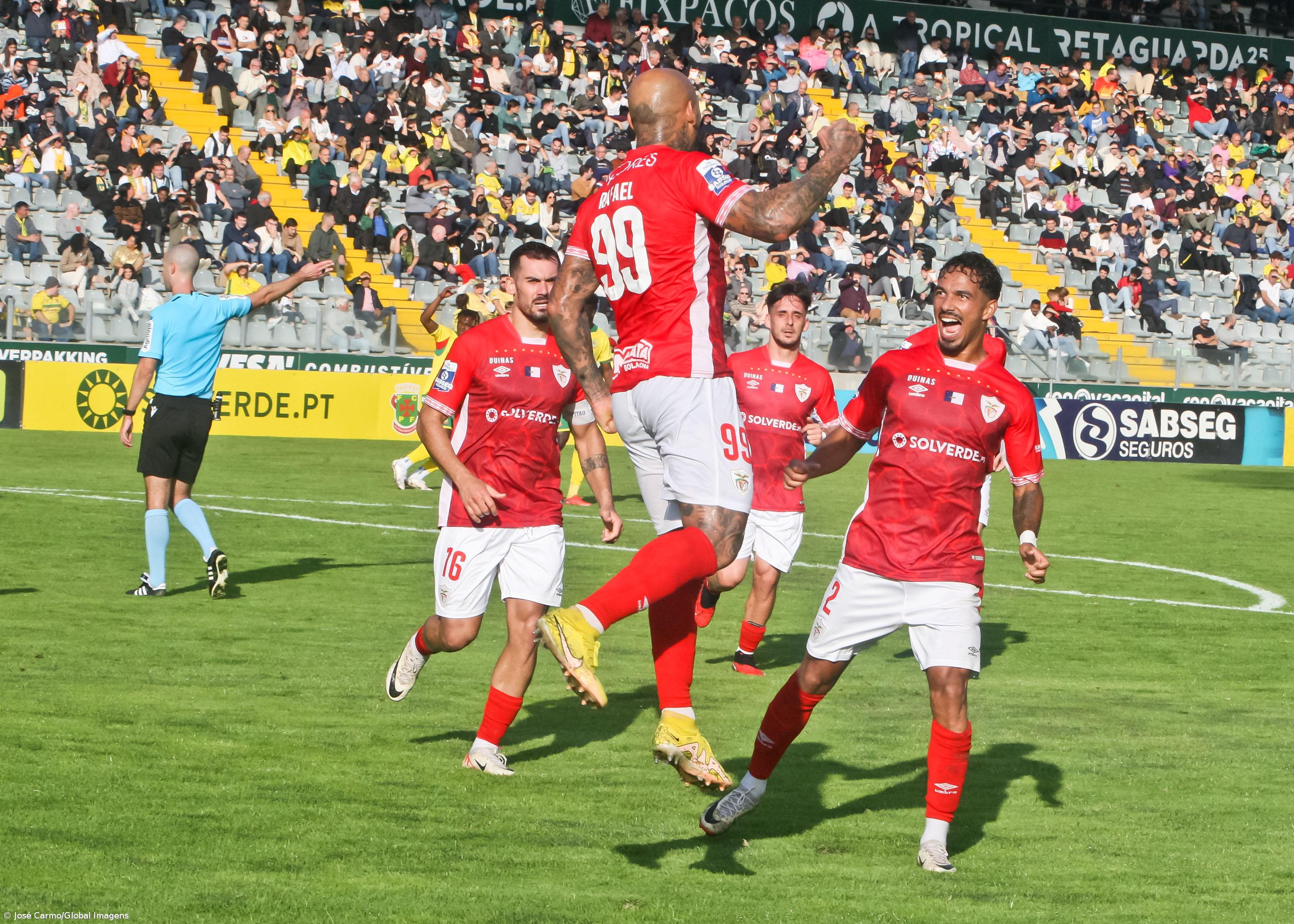 Anticiclone dos Açores passou em Paços e confirmou ambições do Santa Clara – Imagem 1