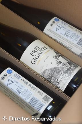 Vinho "Frei Gigante" com nova imagem que conta a história da origem dos vinhos  – Imagem 1