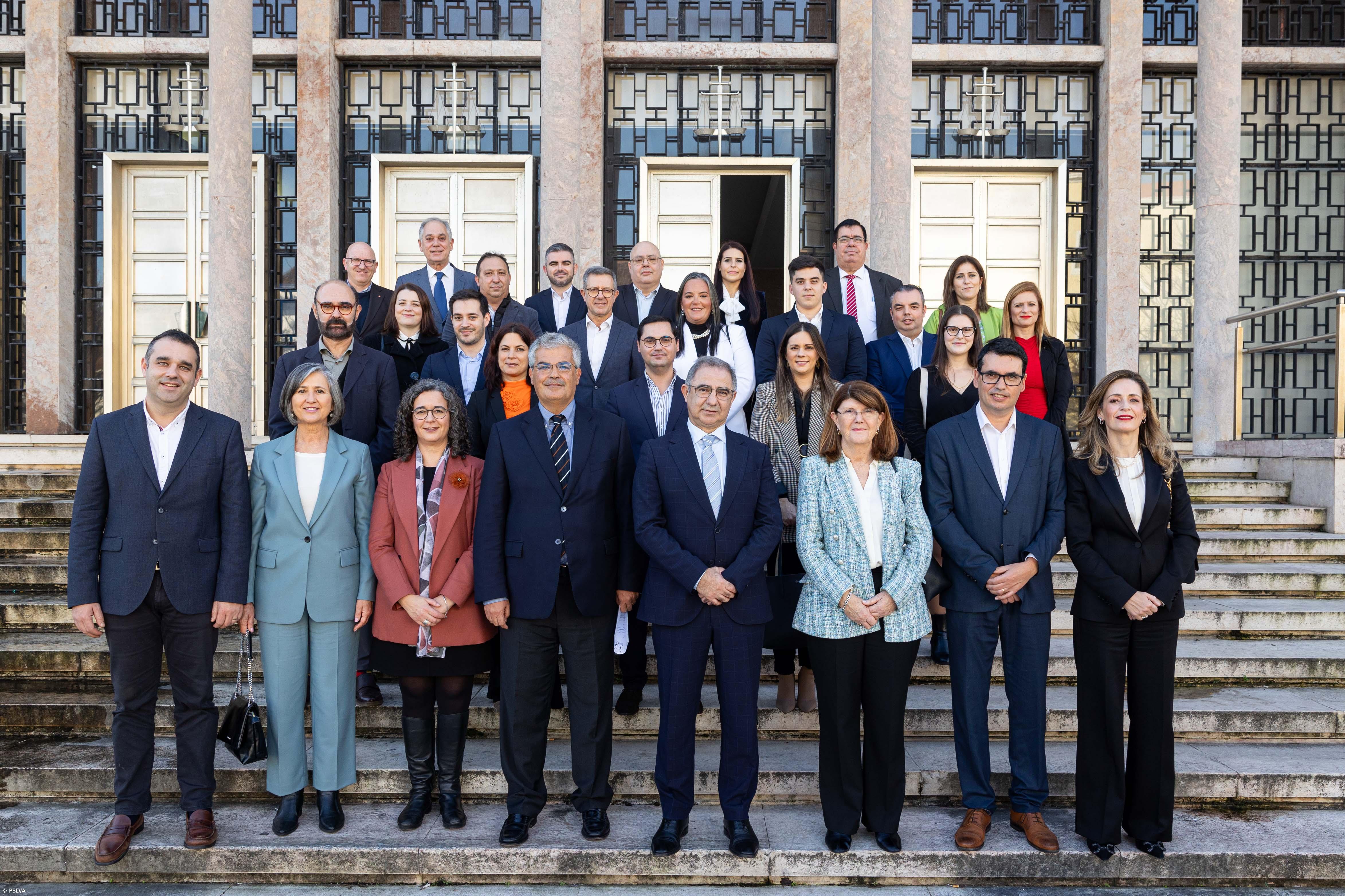  Bolieiro apela a "maioria de estabilidade governativa" na entrega das listas – Imagem 1