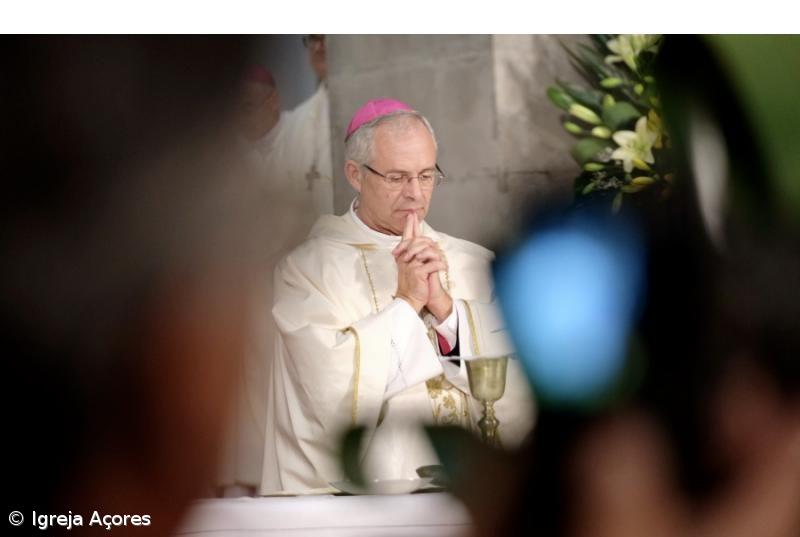 “O mundo precisa de lavadores de pés e bandeiras e aventais brancos” – Imagem 1