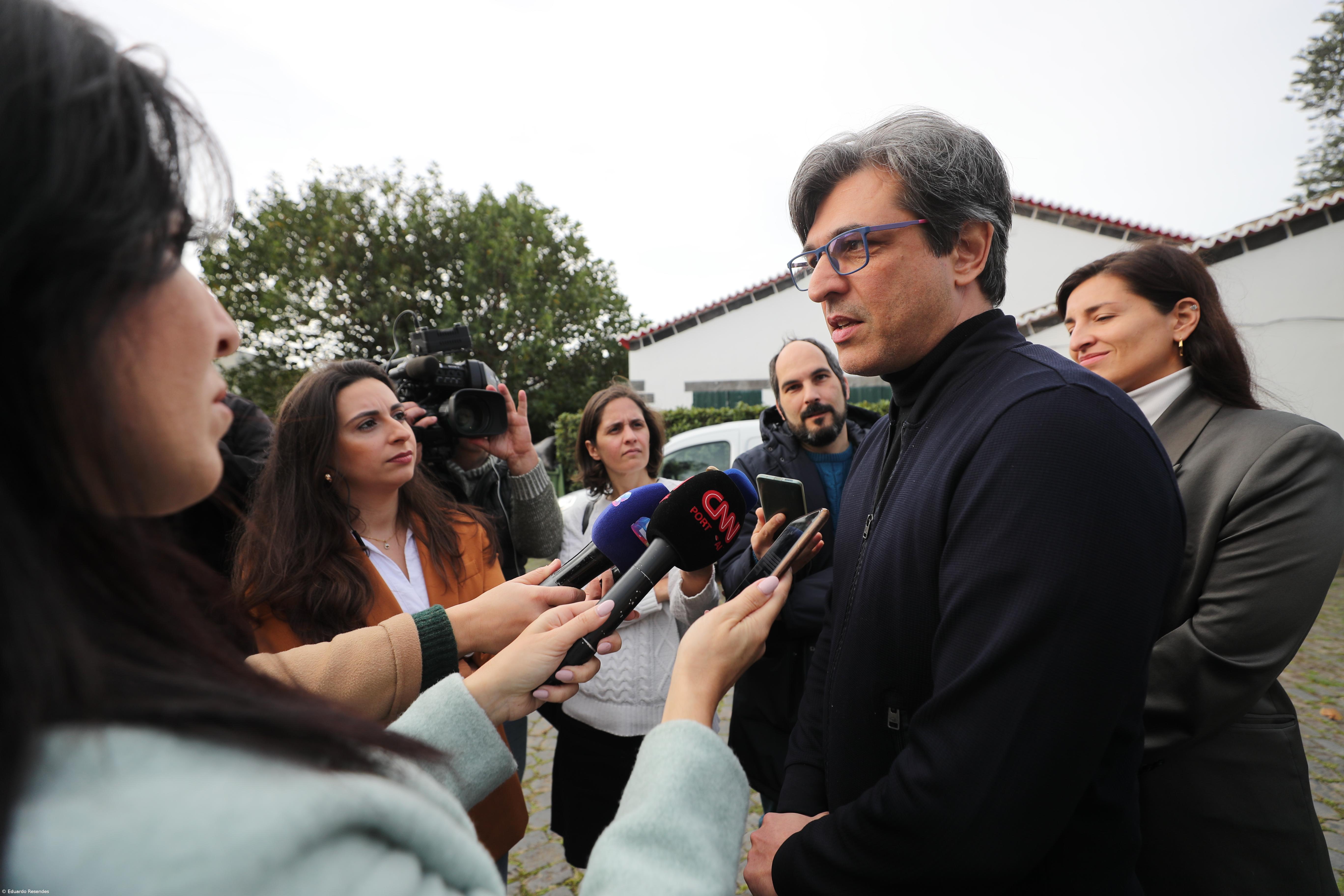 Moradores de habitações sociais em Angra do Heroísmo impedidos de ter mais de dois gatos ou um cão – Imagem 1