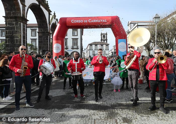 Galeria fotográfica do Corso de Carnaval em Ponta Delgada – Imagem 1