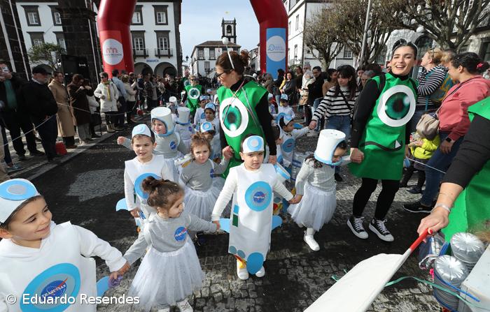 Galeria fotográfica do Corso de Carnaval em Ponta Delgada – Imagem 22