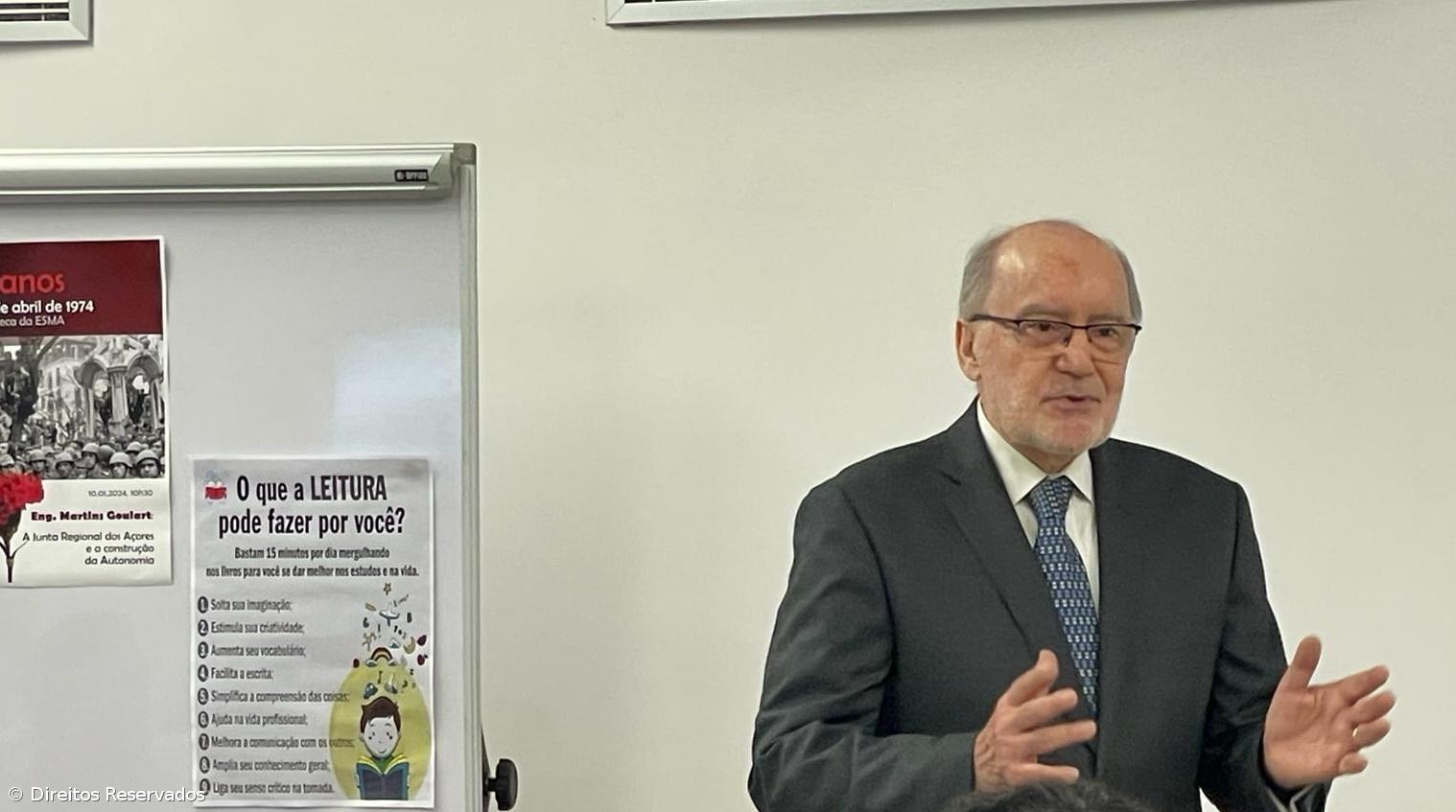 Fundador do PS/A considera que o “gesto digno” seria a abstenção do partido – Imagem 1