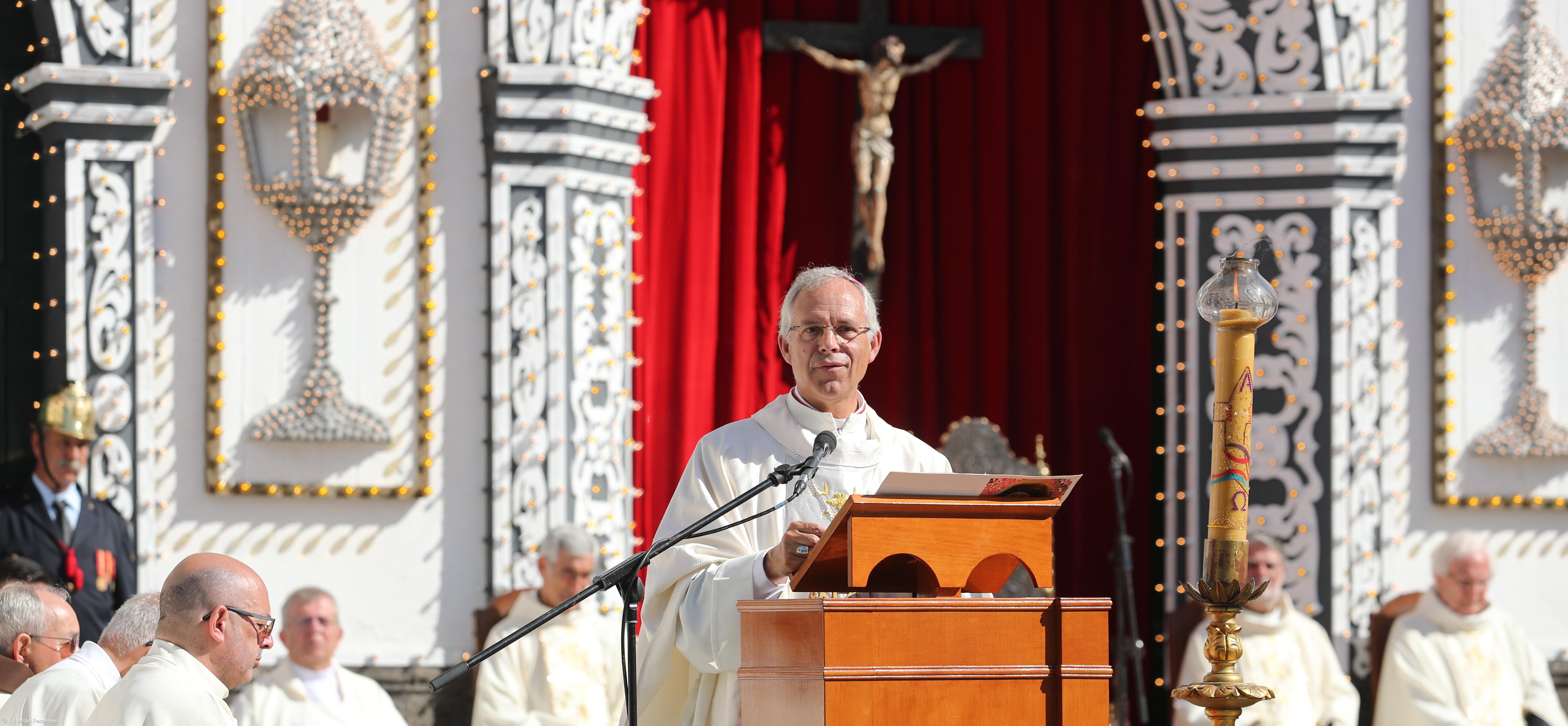 Bispo de Angra inicia visitas pastorais com deslocação às Flores – Imagem 1