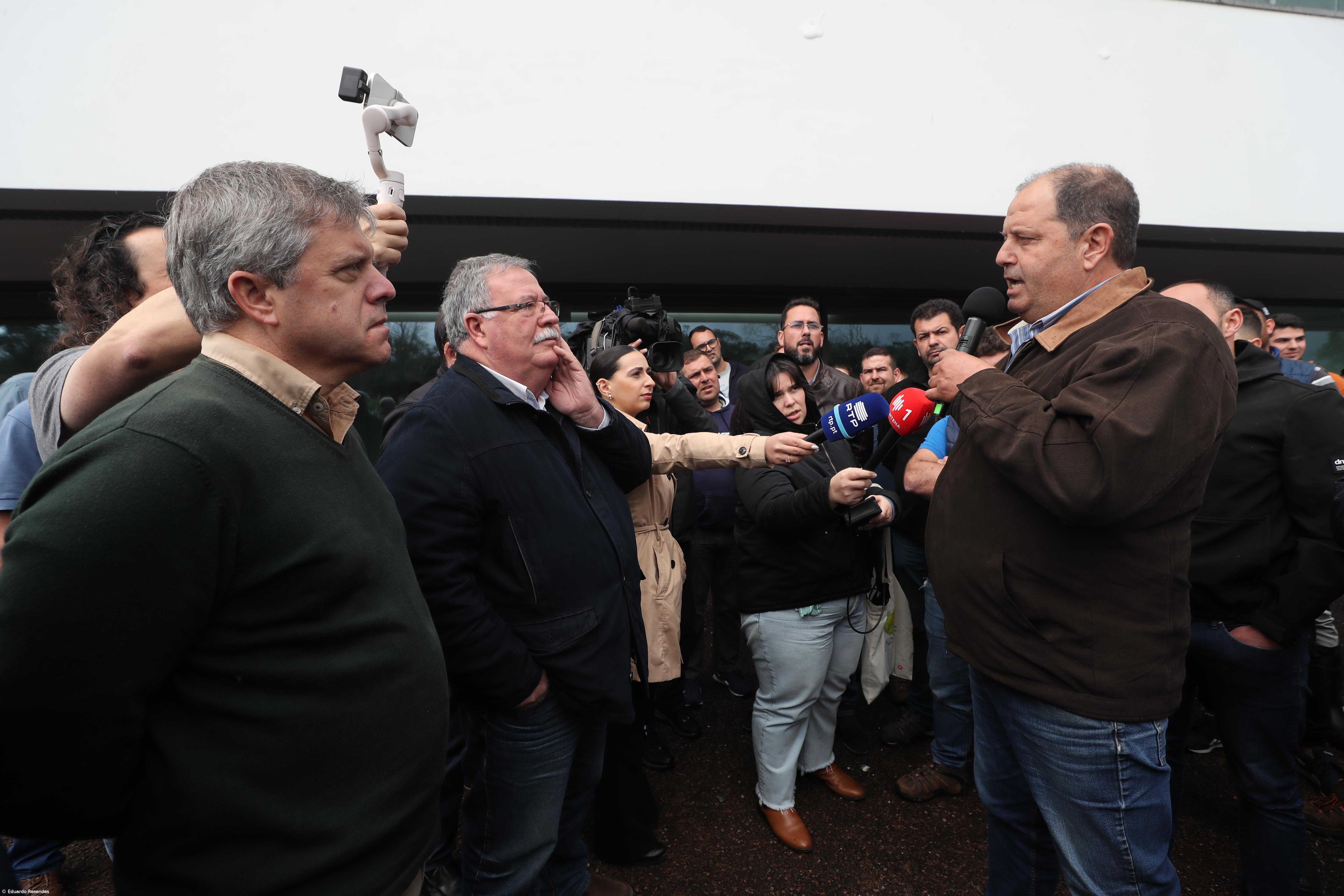 Agricultores de São Miguel decidem esta quinta-feira novas ações de luta – Imagem 1