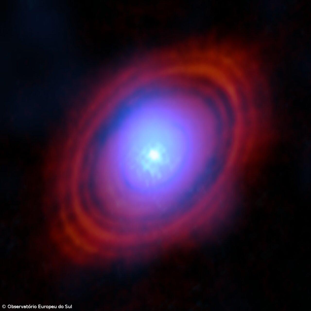 Astrónomos detetam vapor de água num disco de formação planetária "próximo" da Terra – Imagem 1