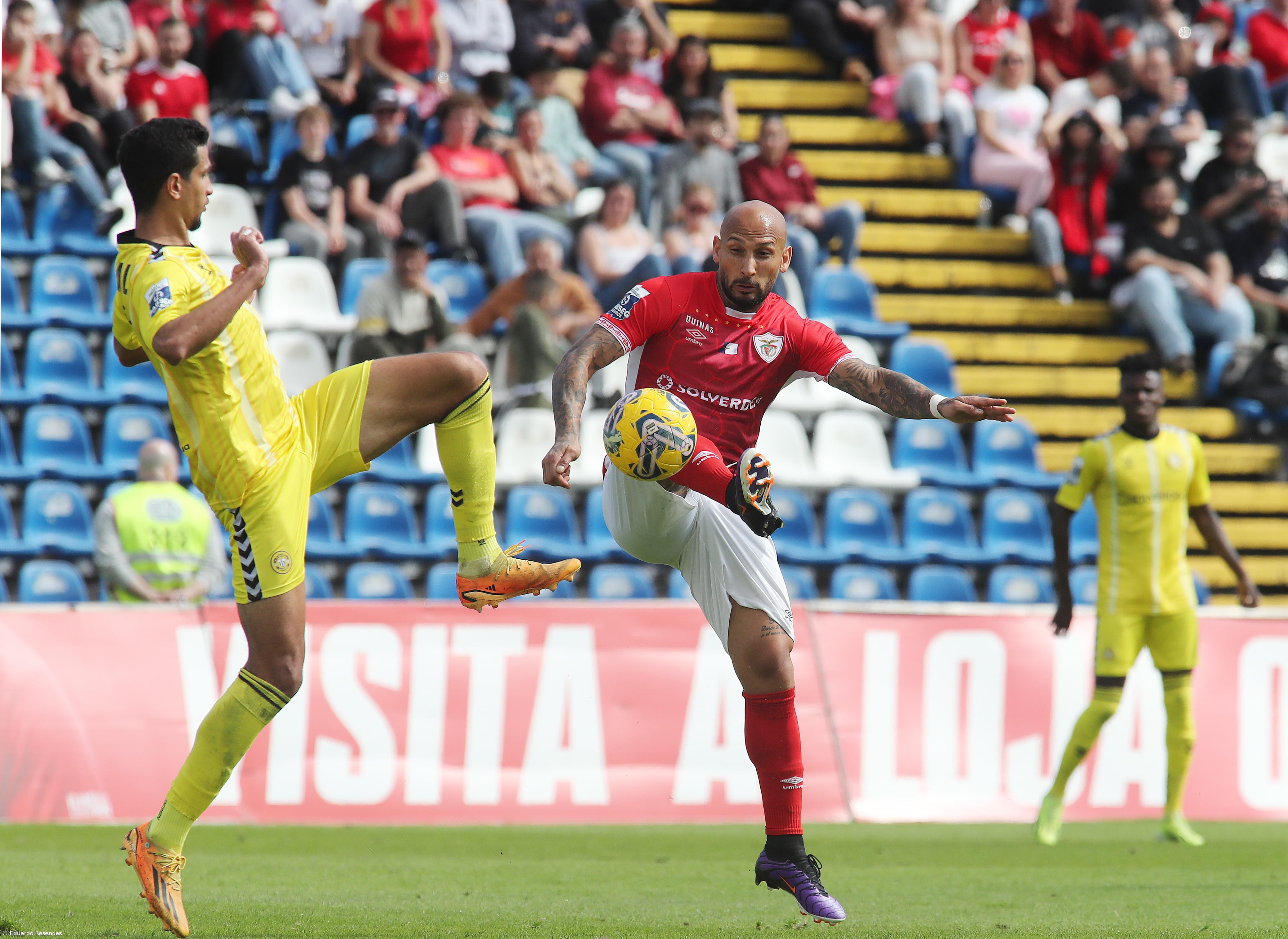  Santa Clara perde com Nacional  mas mantêm-se na liderança – Imagem 1