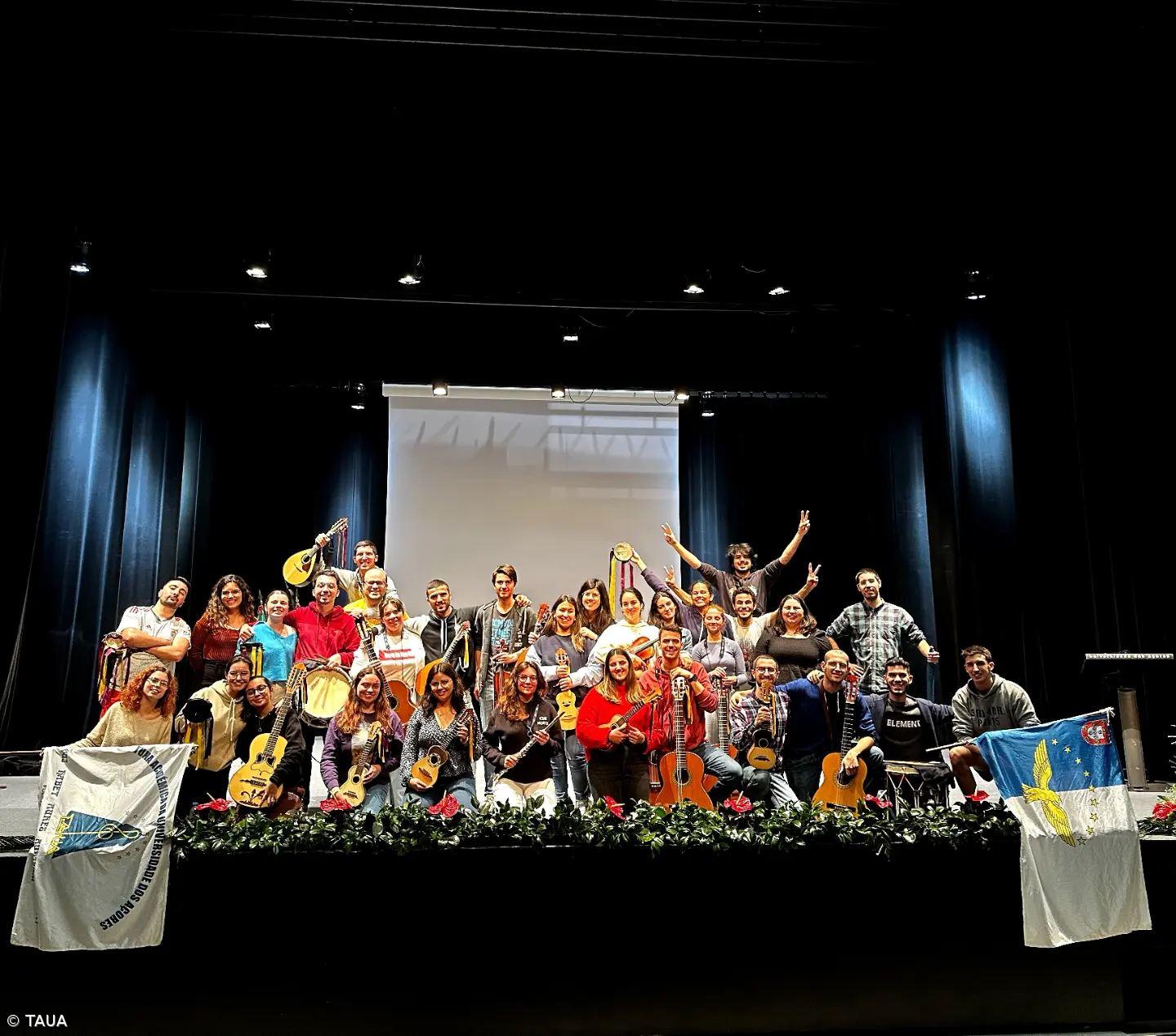 Tuna Académica da UAc em digressão no Canadá – Imagem 1