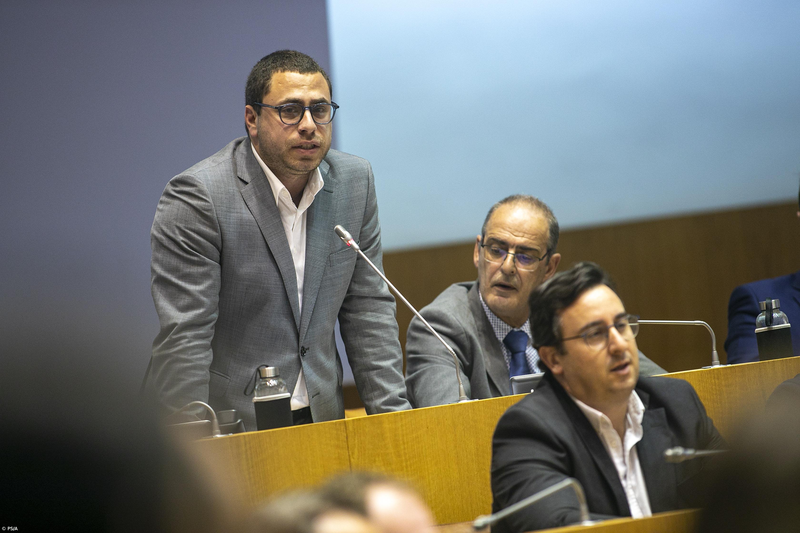 PS/Açores questiona Governo Regional sobre pacote + Jovem que pretende reter talento – Imagem 1